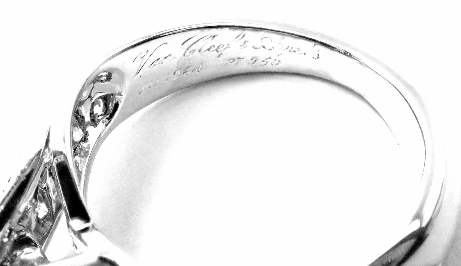 Authentic Van Cleef & Arpels Platinum 1.88ct VVS1 E Diamond Engagement Ring with GIA Certificate - Perfect for Proposals, Anniversaries & Special Occasions