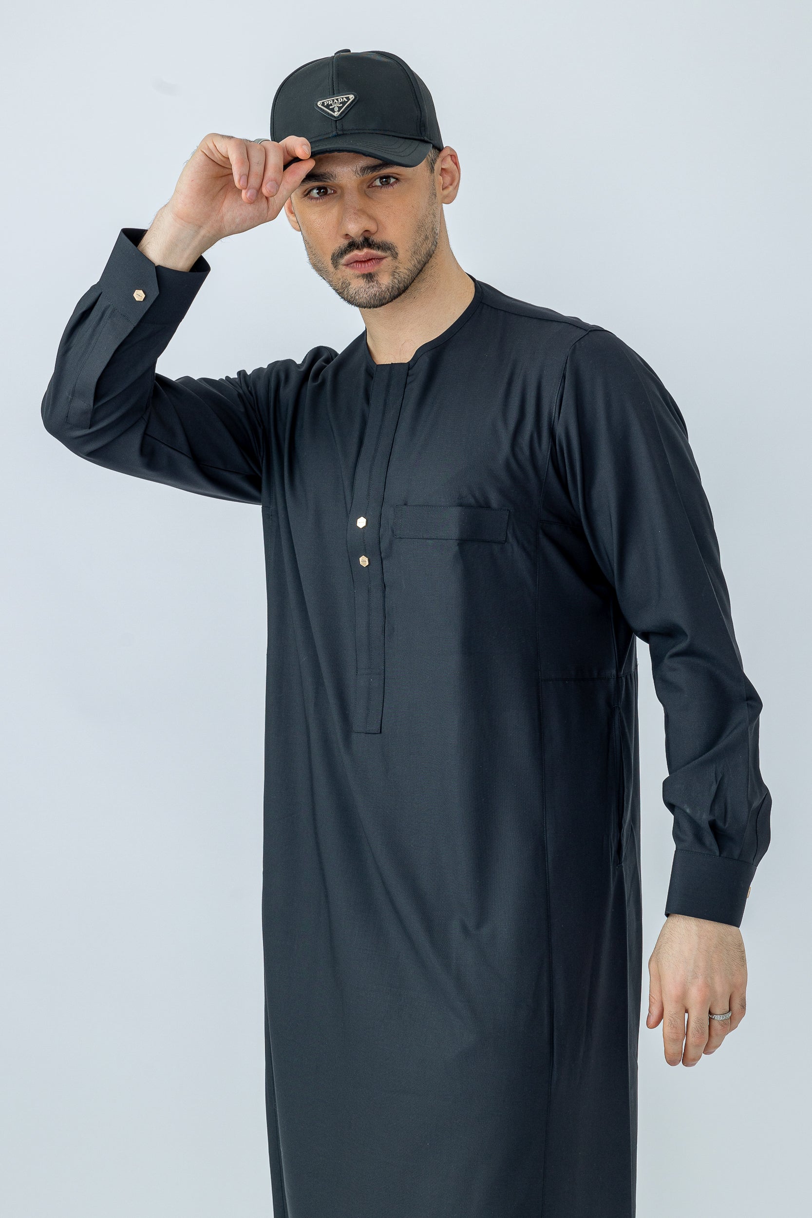 Stylish Black Omani Kaftan with Cuff Sleeves - Perfect for Special Occasions & Evening Events