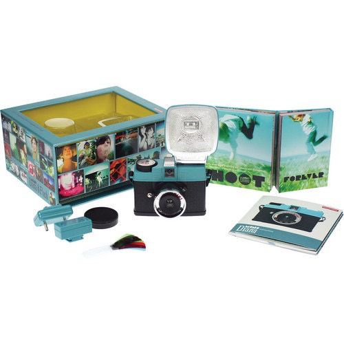 Lomography Diana Mini 35mm Film Camera with Built-in Flash - Perfect for Travel, Street Photography & Creative Shooting
