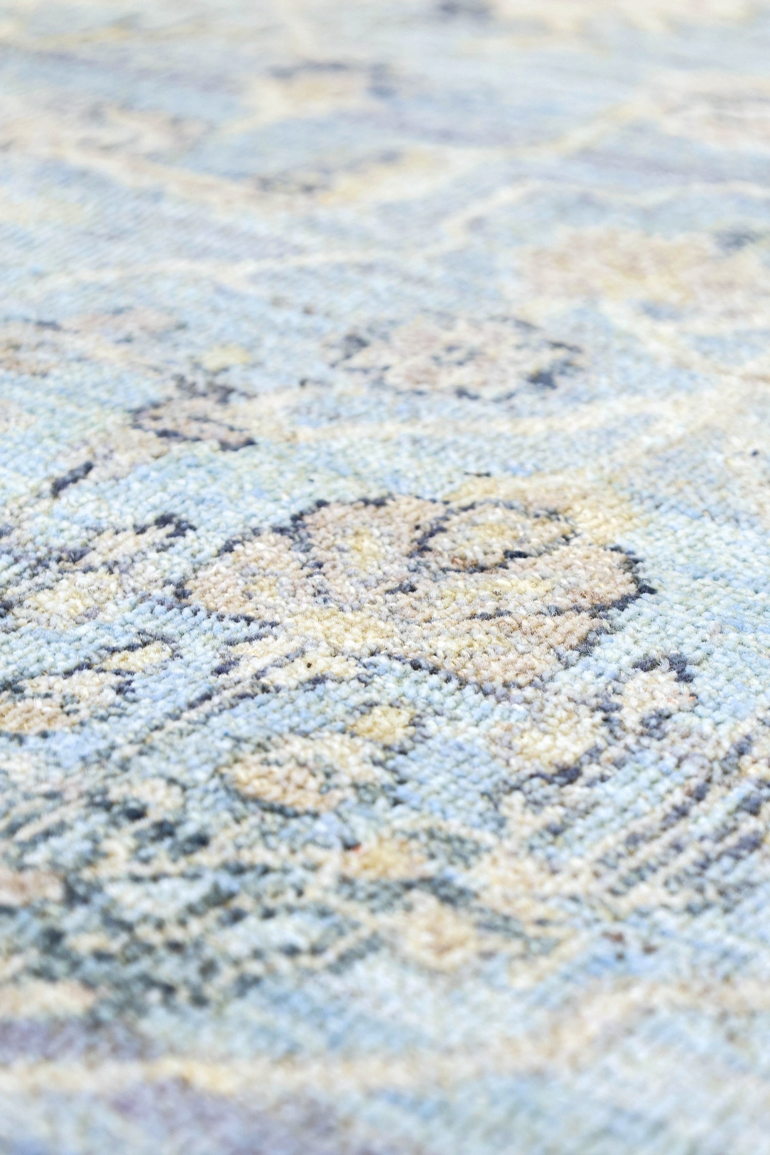 Amritsar Handwoven Transitional Rug J78071 - Soft & Durable for Living Room, Bedroom, or Office Decor
