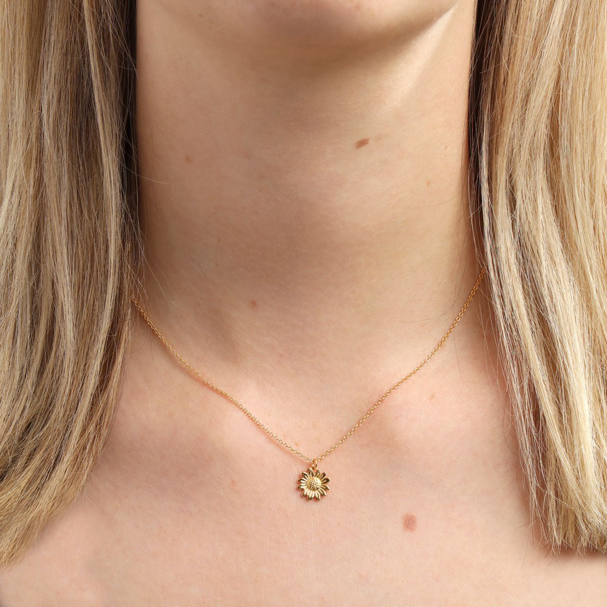 Blossoming Sunflower Necklace in Gold - Elegant Floral Jewelry for Women, Perfect Gift for Birthday, Anniversary & Everyday Wear