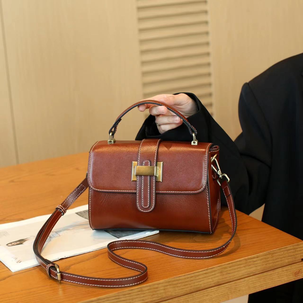 Stylish Genuine Leather Handbag for Women - Fashionable Crossbody Purse with Adjustable Strap, Perfect for Work, Travel & Everyday Use