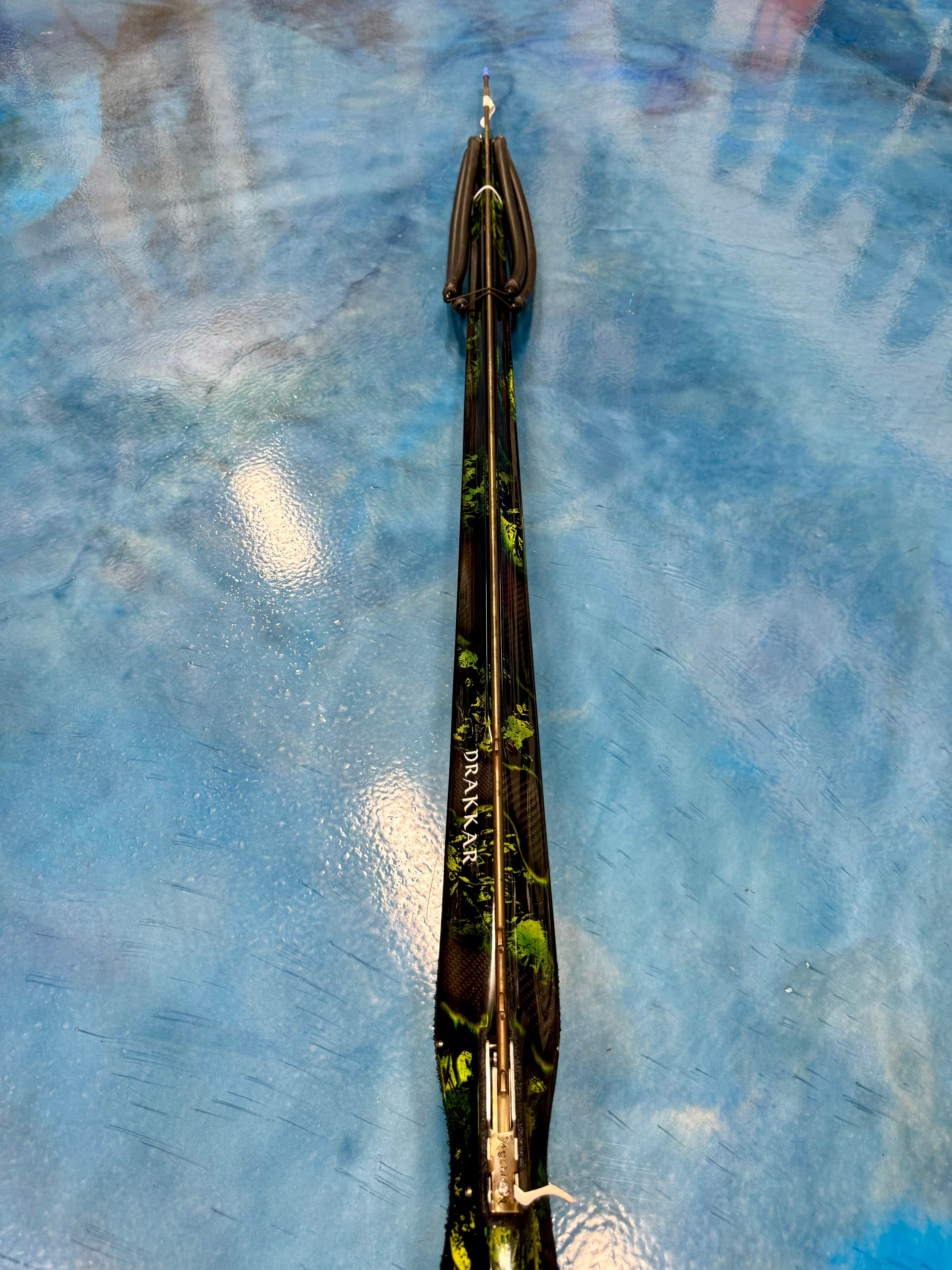Mythicon Drakkar 100cm Carbon Fiber Speargun for Spearfishing - Professional Underwater Hunting Gear for Divers and Freedivers