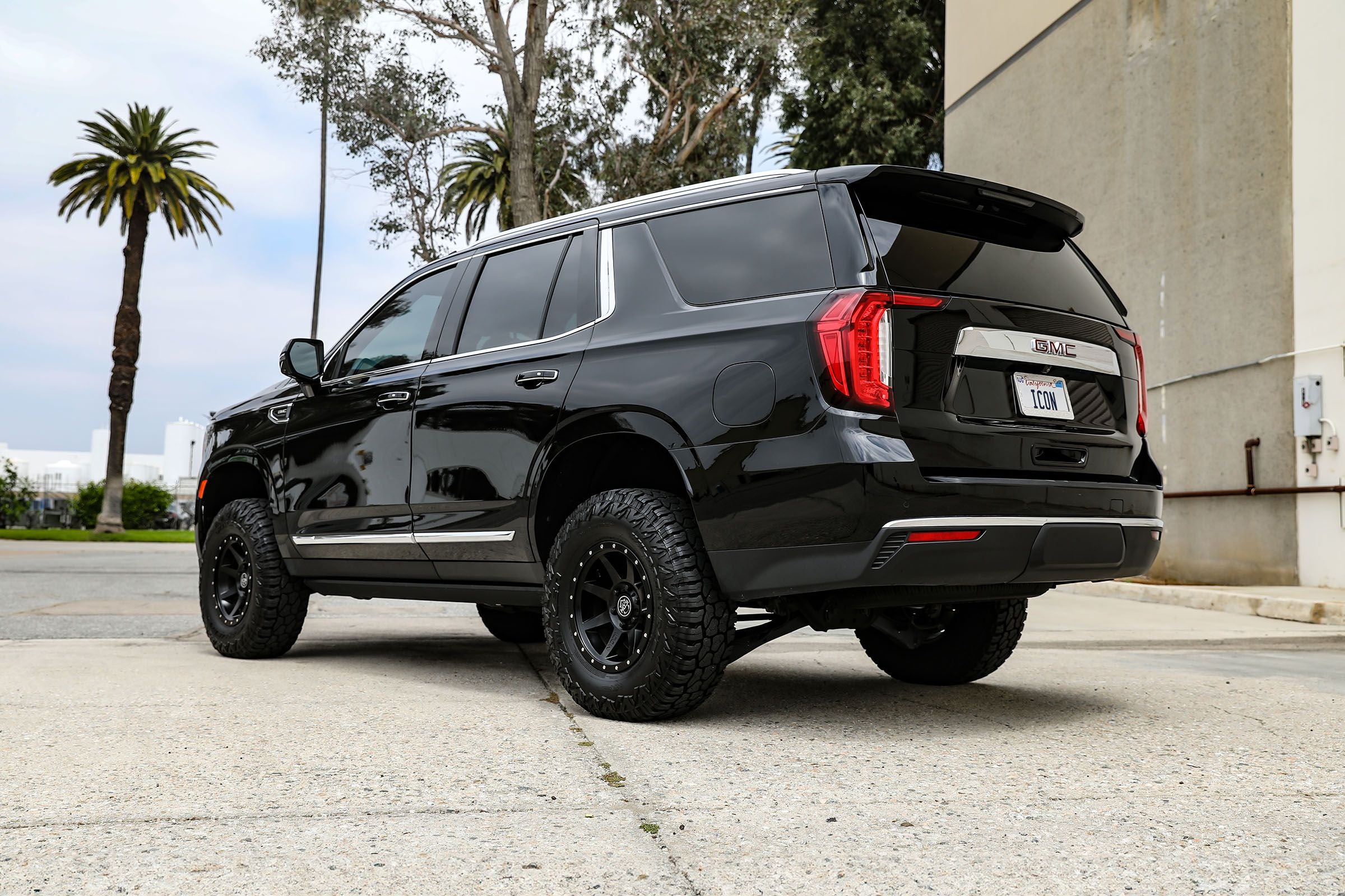 2014-2024 Chevy Tahoe Suburban & GMC Yukon Yukon XL 2.5-3.25 Inch Stage 4 Lift Kit with Billet Upper Control Arms - Off-Road Suspension Upgrade for Adventure & Towing