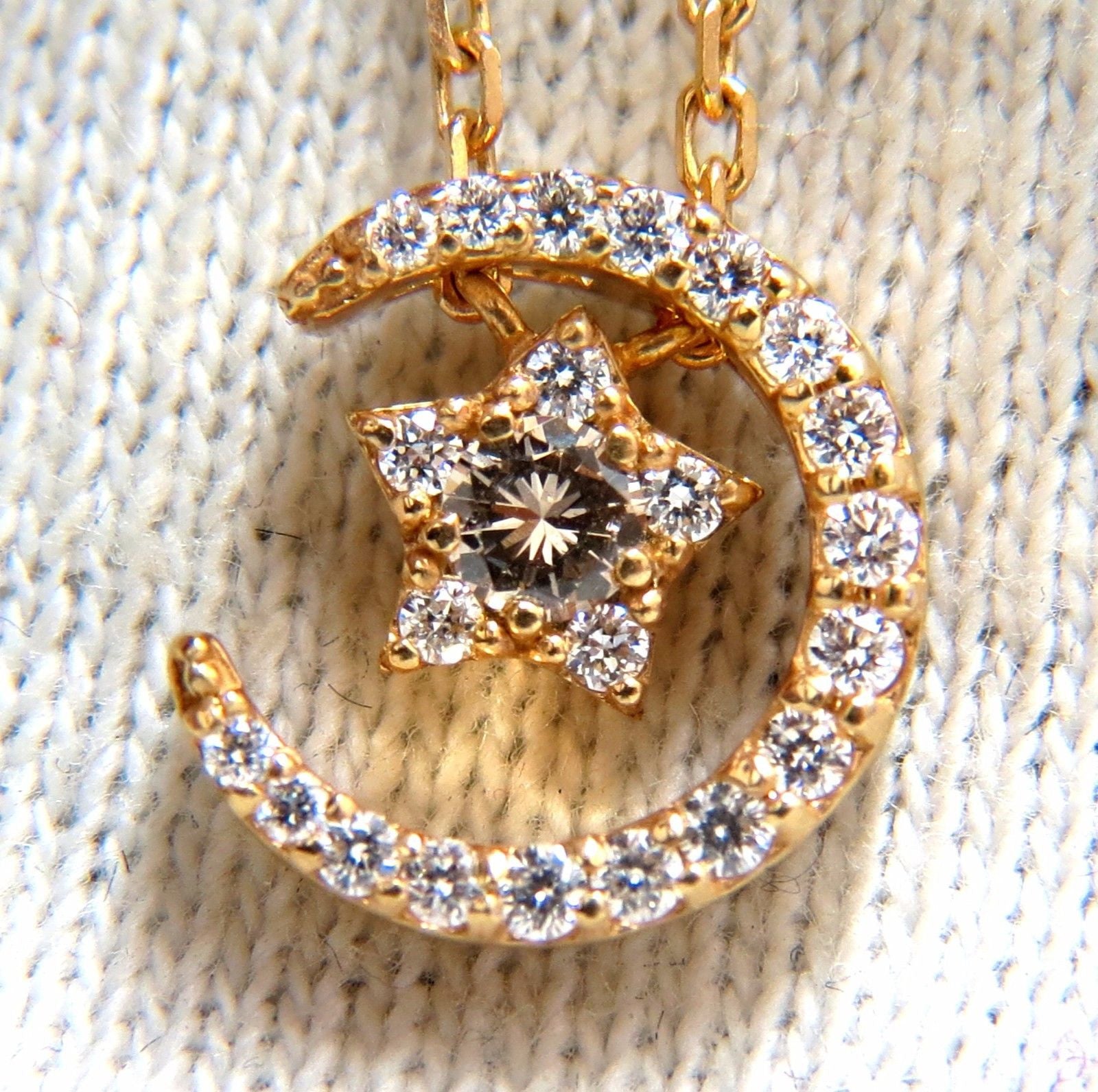 0.30ct Islamic Crescent Moon and Star Necklace in 18K Gold - Perfect for Eid, Ramadan, and Special Occasions