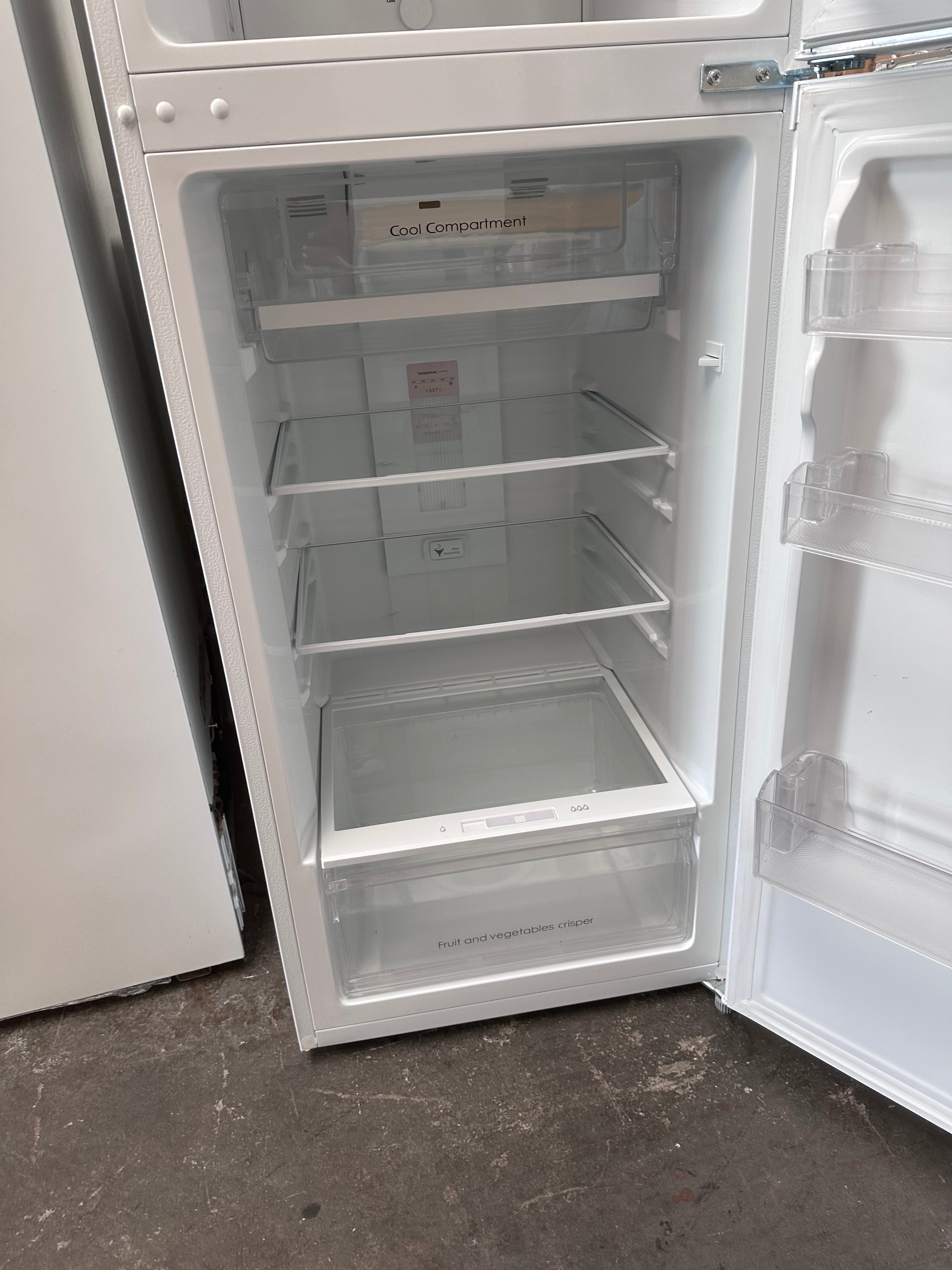 Esatto 239L Top Mount Frost Free Refrigerator - Energy Efficient, Quiet Operation [Certified Refurbished] - Perfect for Apartments, Dorms & Small Kitchens