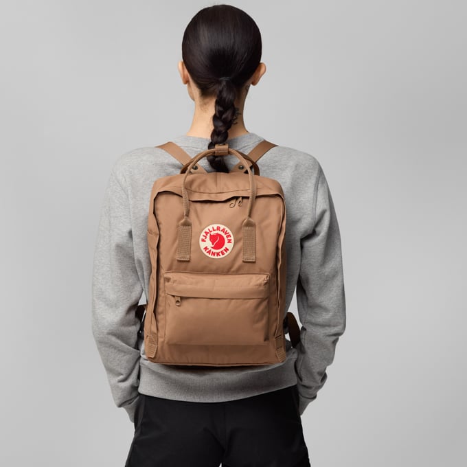 Fjallraven Kanken Backpack - Lightweight Durable Laptop Backpack for School, Travel & Hiking | Water-Resistant Daypack for Men & Women | Perfect for College Students & Outdoor Adventures