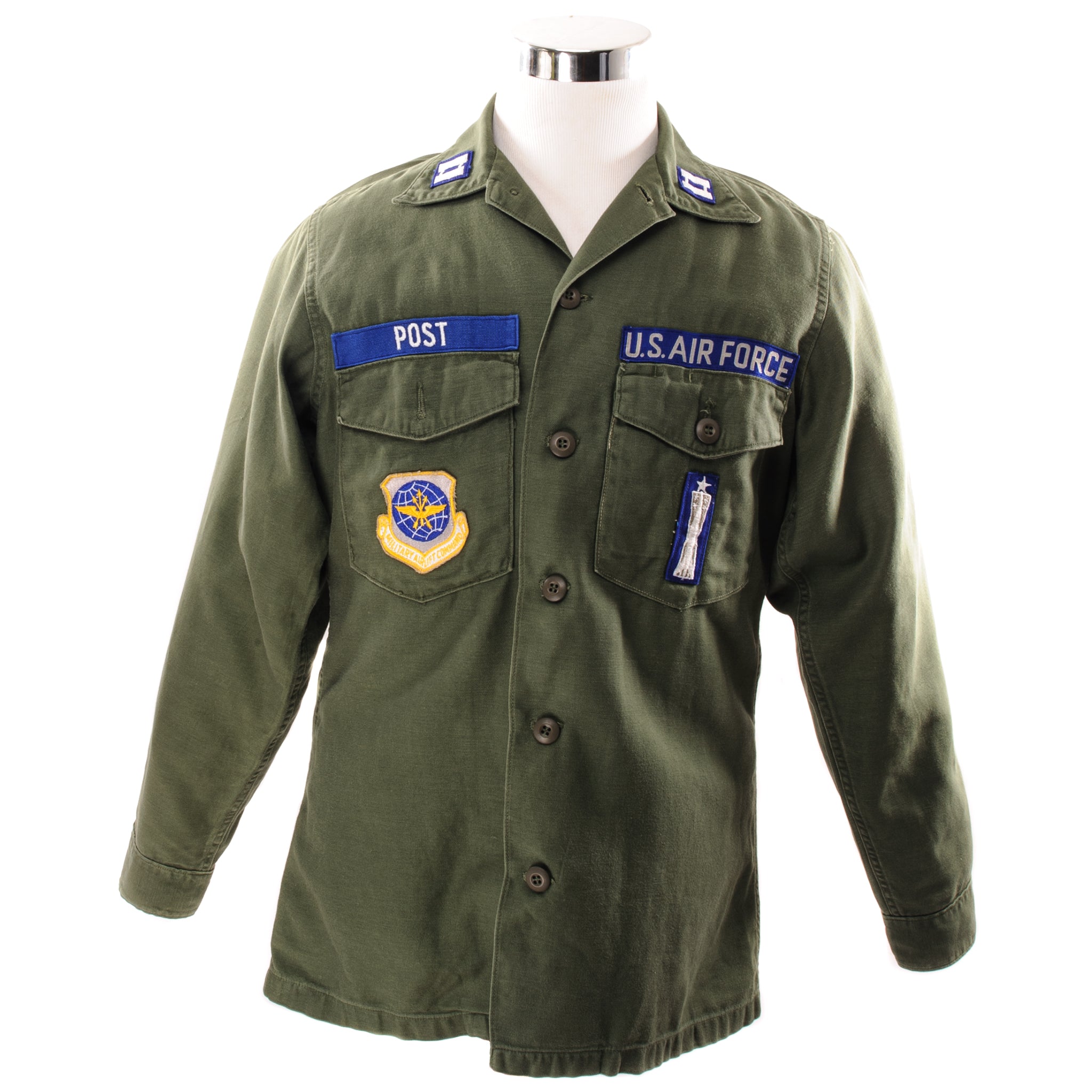 Vintage US Air Force Utility Shirt P-64 (1968 Vietnam War Era) - Size 15.5x33 with Patches - Military Collectible & Vintage Workwear for Reenactments, Cosplay and Retro Fashion