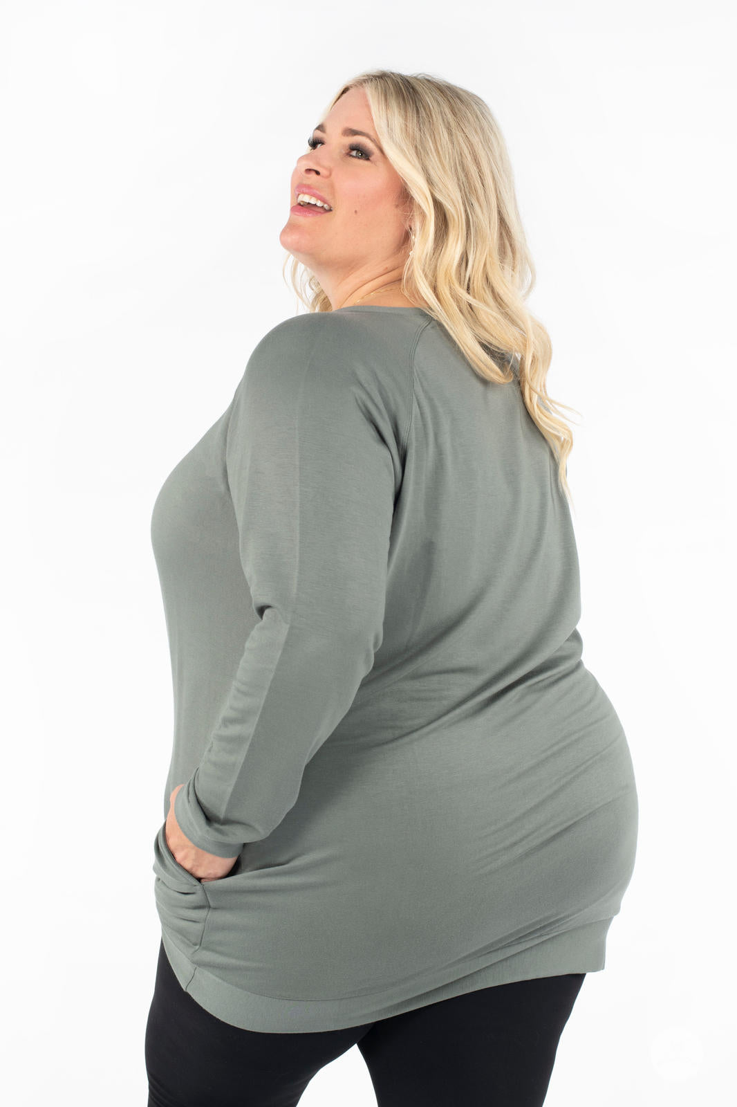 Stylish Everyday Raglan Pullover for Women & Men - Comfortable Long Sleeve Casual Sweatshirt - Perfect for Workouts, Lounging & Streetwear Fashion