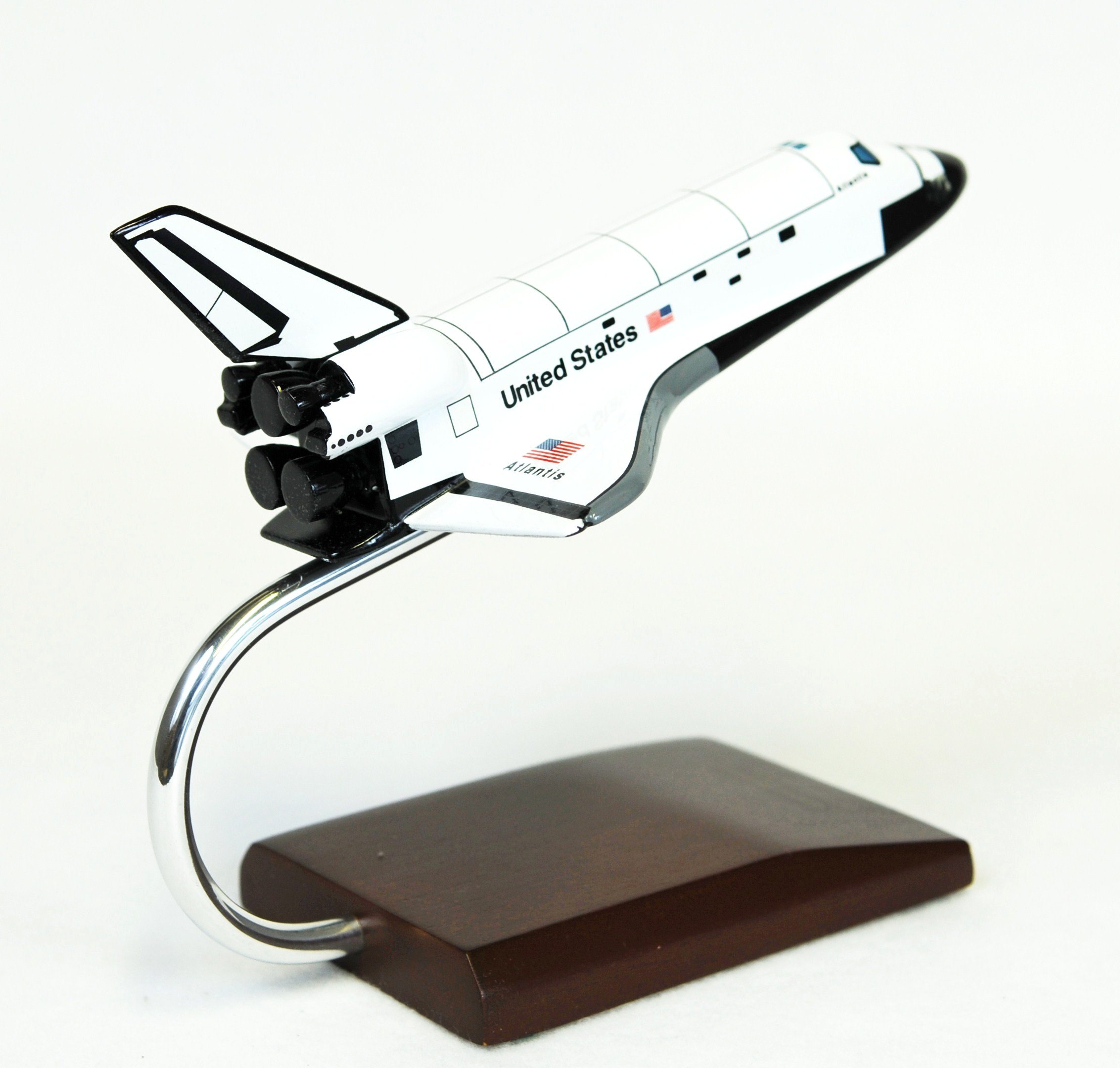 Mastercraft Collection Orbiter (S) Atlantis Scale: 1/200 - Premium Space Shuttle Model Kit for Collectors & Hobbyists - Perfect for Display, Gifts & Educational Projects