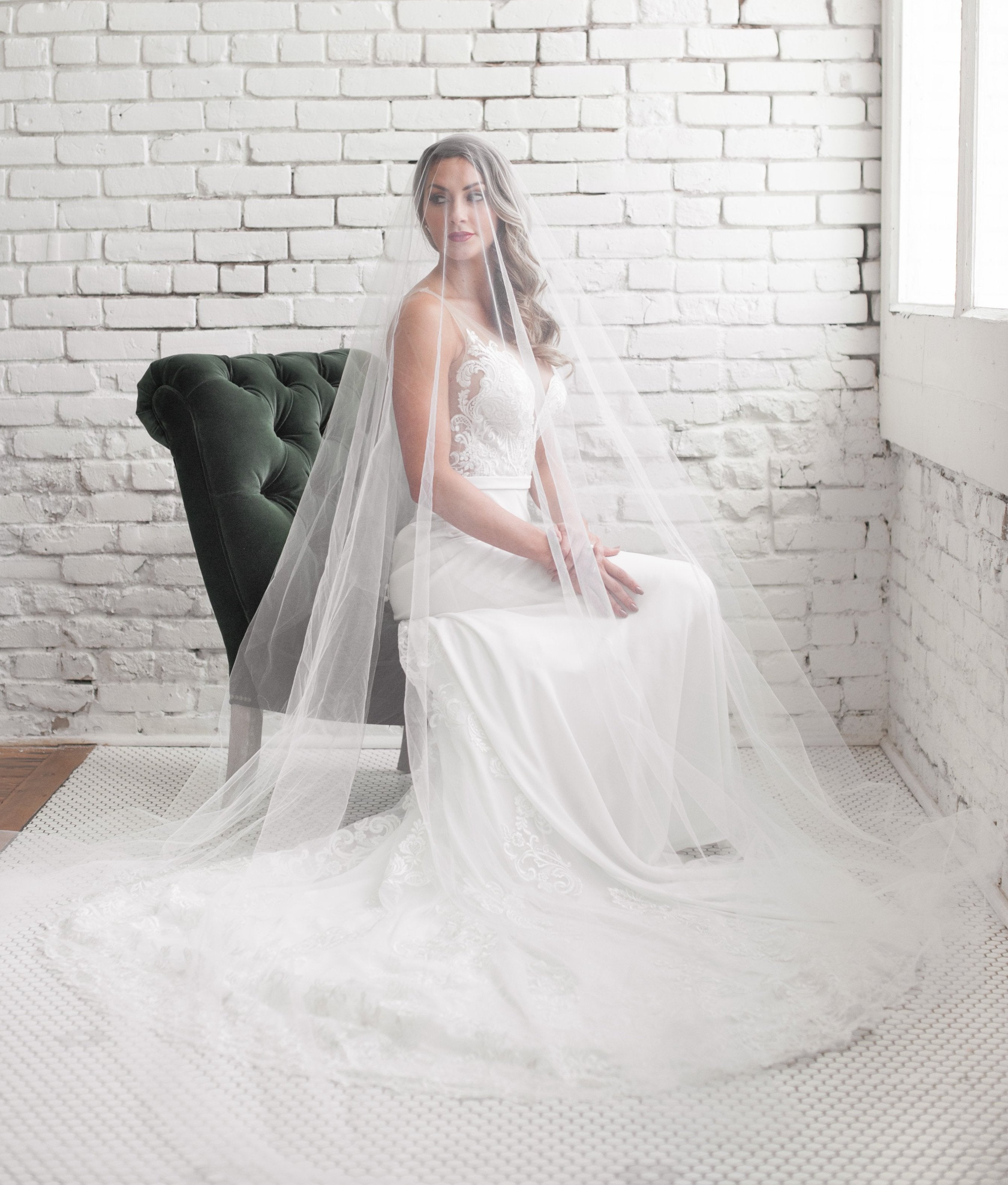 AMBRELL Royal Cathedral Drop Veil - Elegant Wedding Veil with Lace Trim for Brides, Perfect for Church Ceremonies & Formal Weddings