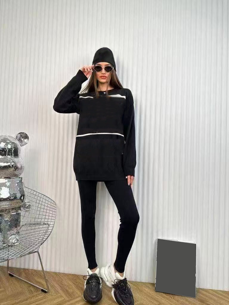 Women's Long Sleeve Knitted Soft Sweater - Cozy Winter Pullover for Casual Outfits & Office Wear