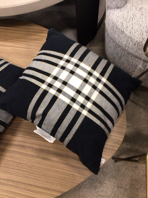 Black Grey White Pattern Decorative Throw Pillow Covers - Soft & Stylish Home Decor for Sofa, Bed, Couch and Living Room