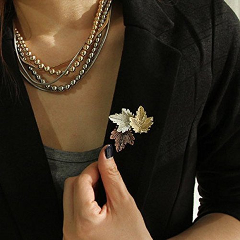 LUOEM Elegant Maple Leaf Brooch Pin - Gold Tone Floral Corsage Jewelry for Women - Perfect for Weddings, Parties, and Fall Fashion Accessories