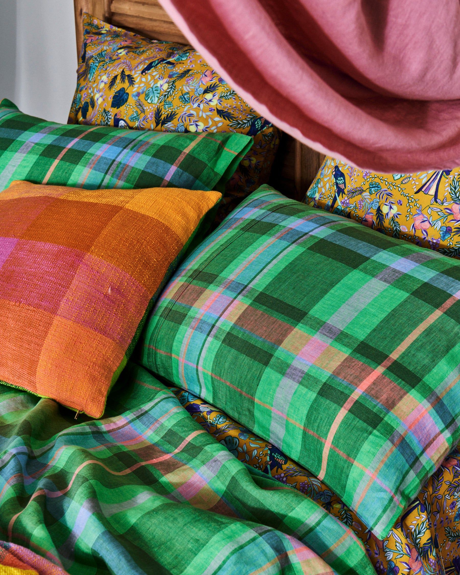 Jewel Of The Nile Tartan Linen Pillowcases - Luxury Egyptian Cotton Bedding Set for Sofa, Couch & Home Decor