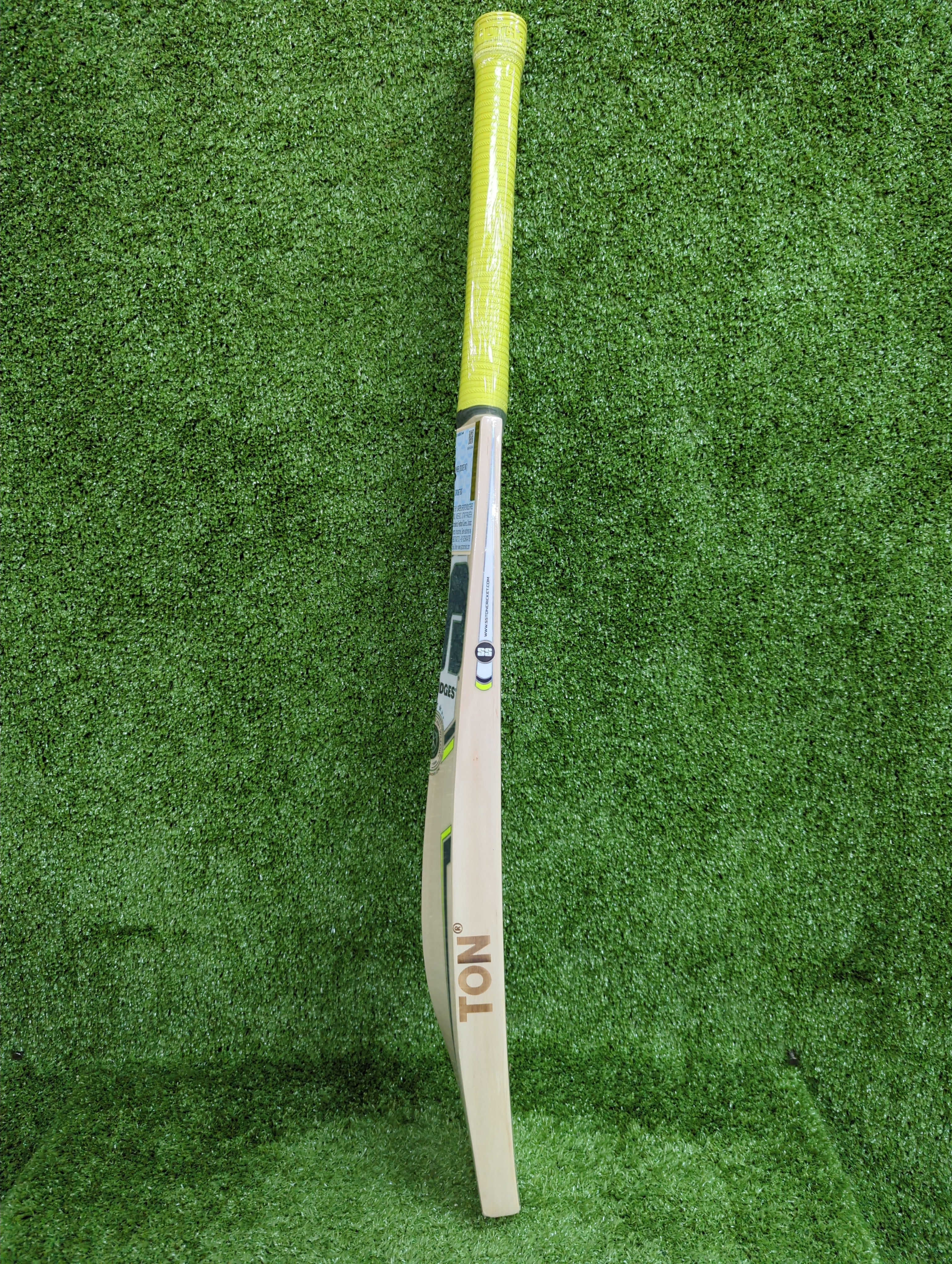 Premium SS Waves English Willow Cricket Bat - Long Blade for Professional Players - Perfect for Matches, Practice & Training Sessions