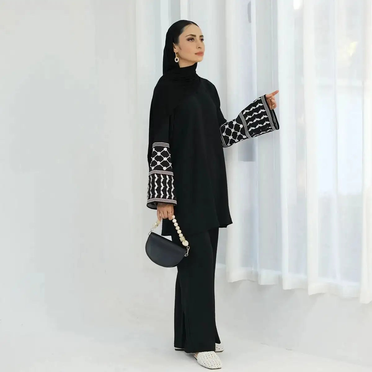 2-Piece Keffiyeh Embroidery Sleeve Wrinkle Pant Suit Set with Tops - Stylish Women's Outfit for Casual Wear, Office, and Special Occasions