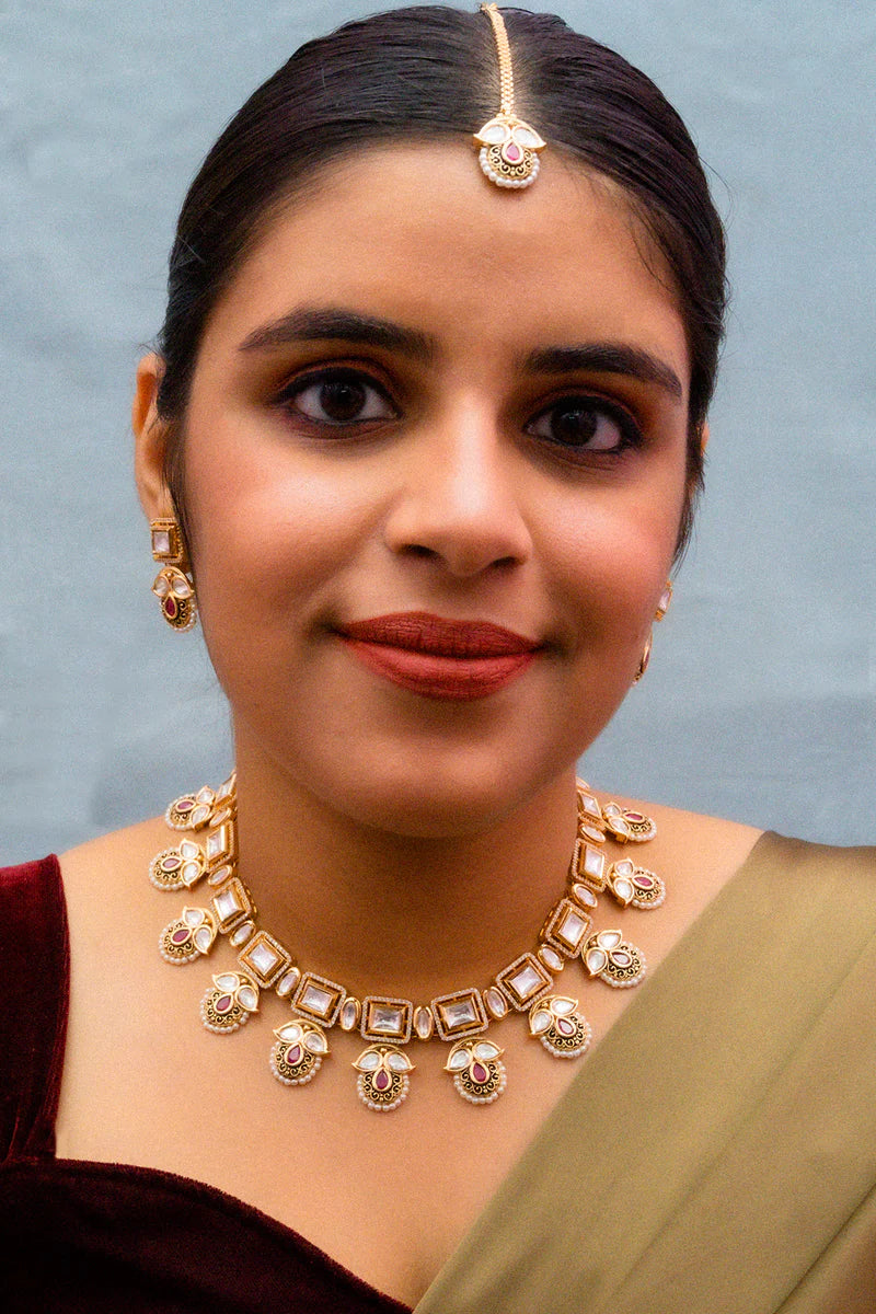 Exquisite Gold Plated Kundan Necklace Set with Matching Earrings & Maang Tikka - Perfect for Weddings, Parties & Indian Festivals