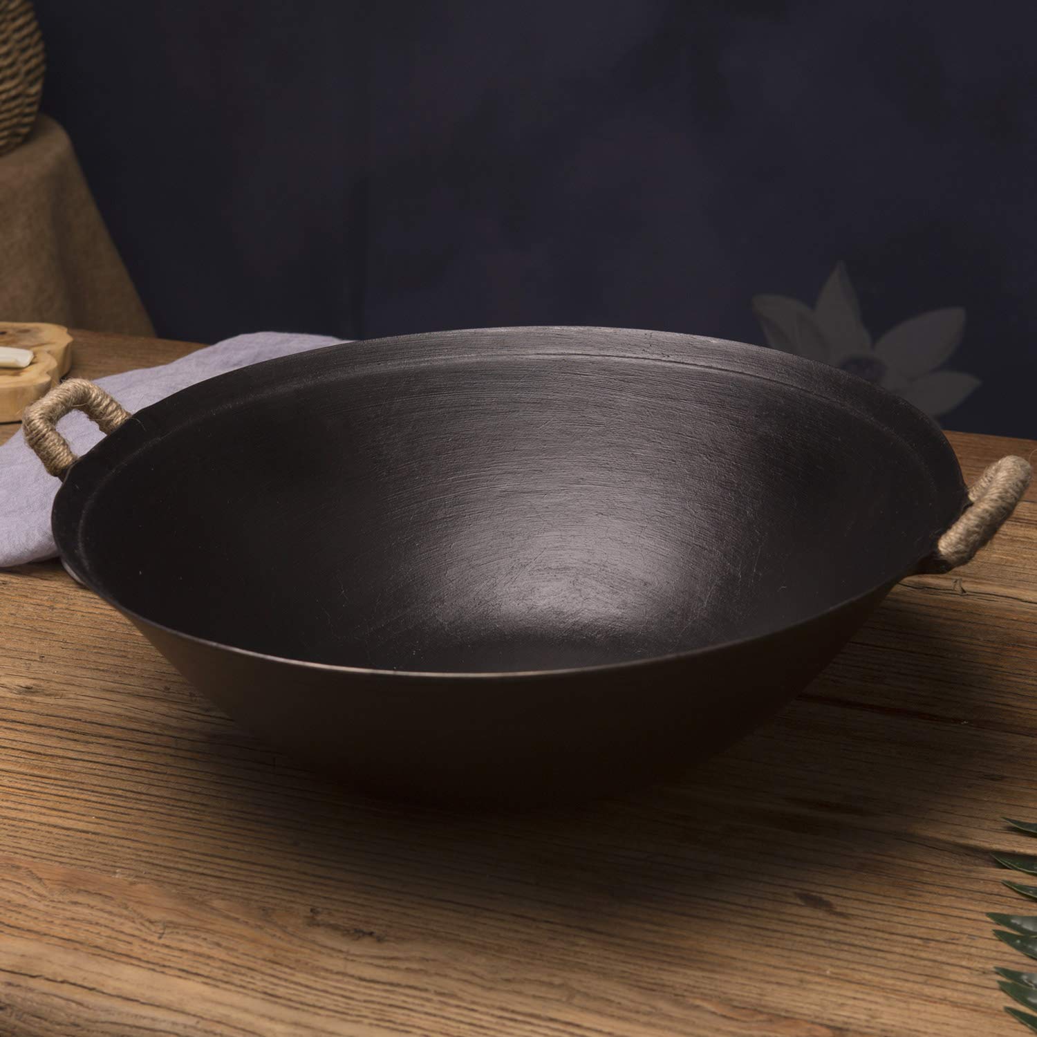 ZhenSanHuan Handmade Cast Iron Wok - 15 Inch Traditional Chinese Carbon Steel Pan, Pre-Seasoned, No Coating, Flat Bottom, Induction Compatible - Perfect for Stir Fry, Deep Frying & Home Cooking