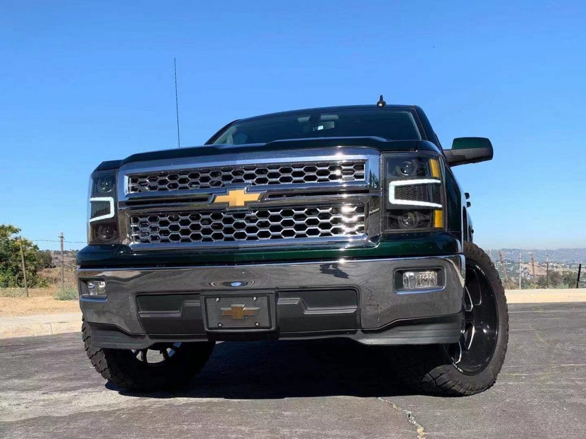 14 15 Chevrolet Silverado LUXX Series LED Projector Headlights - Black Housing for Improved Night Visibility | Perfect for Off-Roading & Night Driving