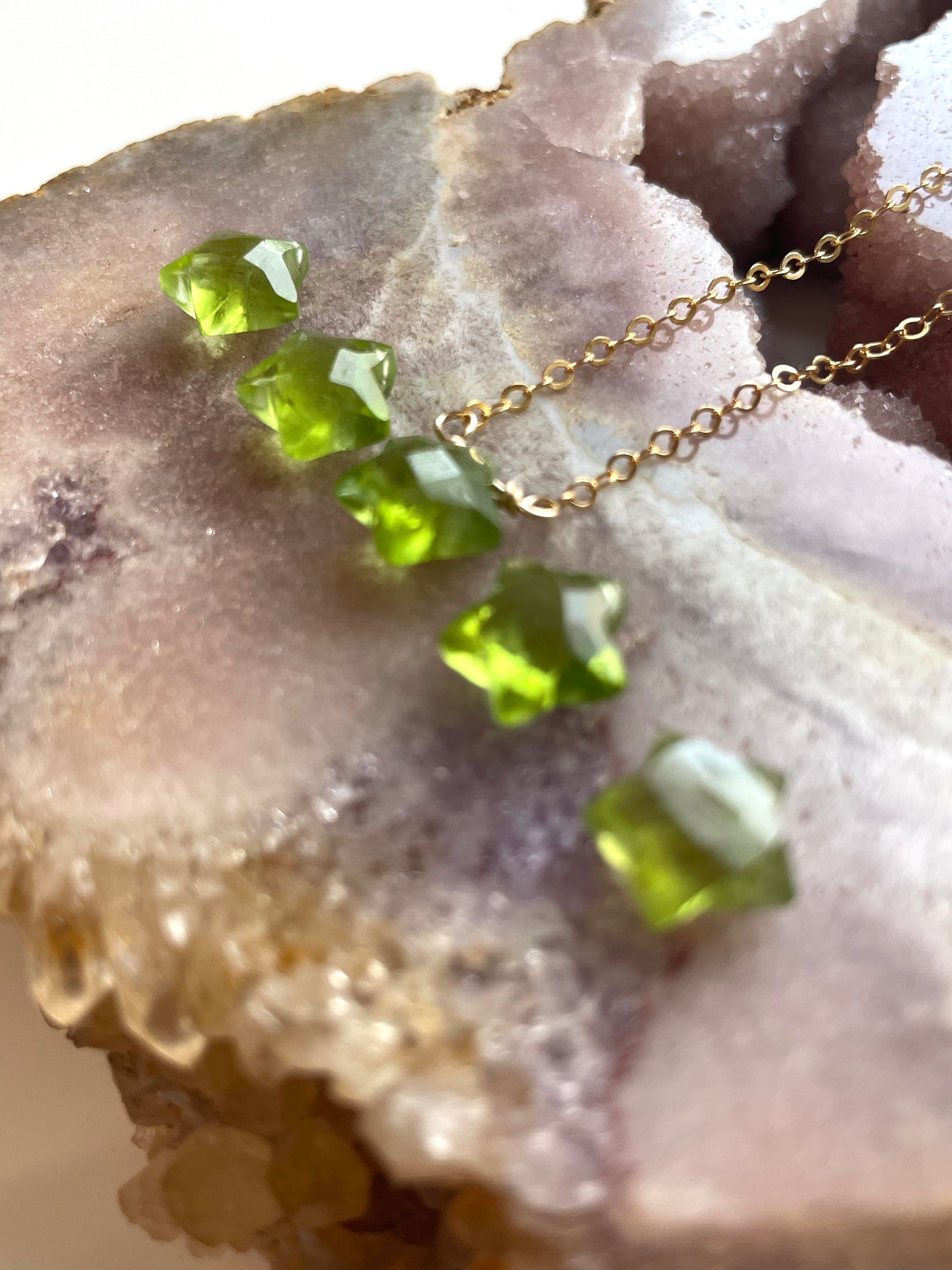 Peridot Star Necklace - August Birthstone Jewelry for Women | Elegant Zodiac Pendant Gift for Birthday, Anniversary & Special Occasions