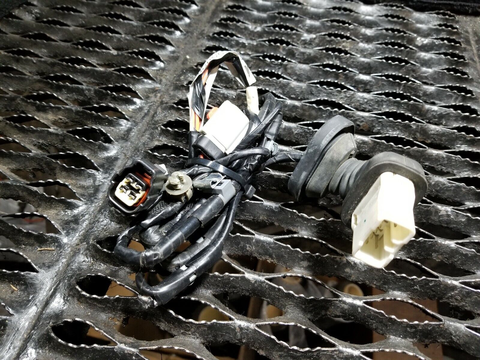 05 06 07 Dodge Magnum Left Rear Driver Side Door Wire Harness OEM Replacement - Perfect for Electrical Repairs & Window Motor Fixes