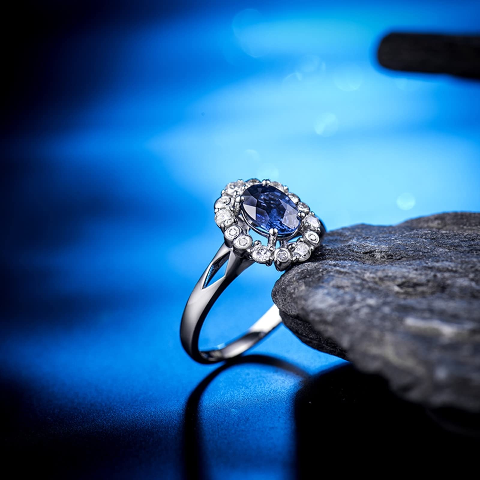 18K White Gold Oval Lab-Grown Sapphire Wedding Ring for Women - 1ct VVS Diamond Alternative, Elegant Engagement & Anniversary Gift for Her - Perfect for Proposals, Bridal Jewelry, and Special Occasions