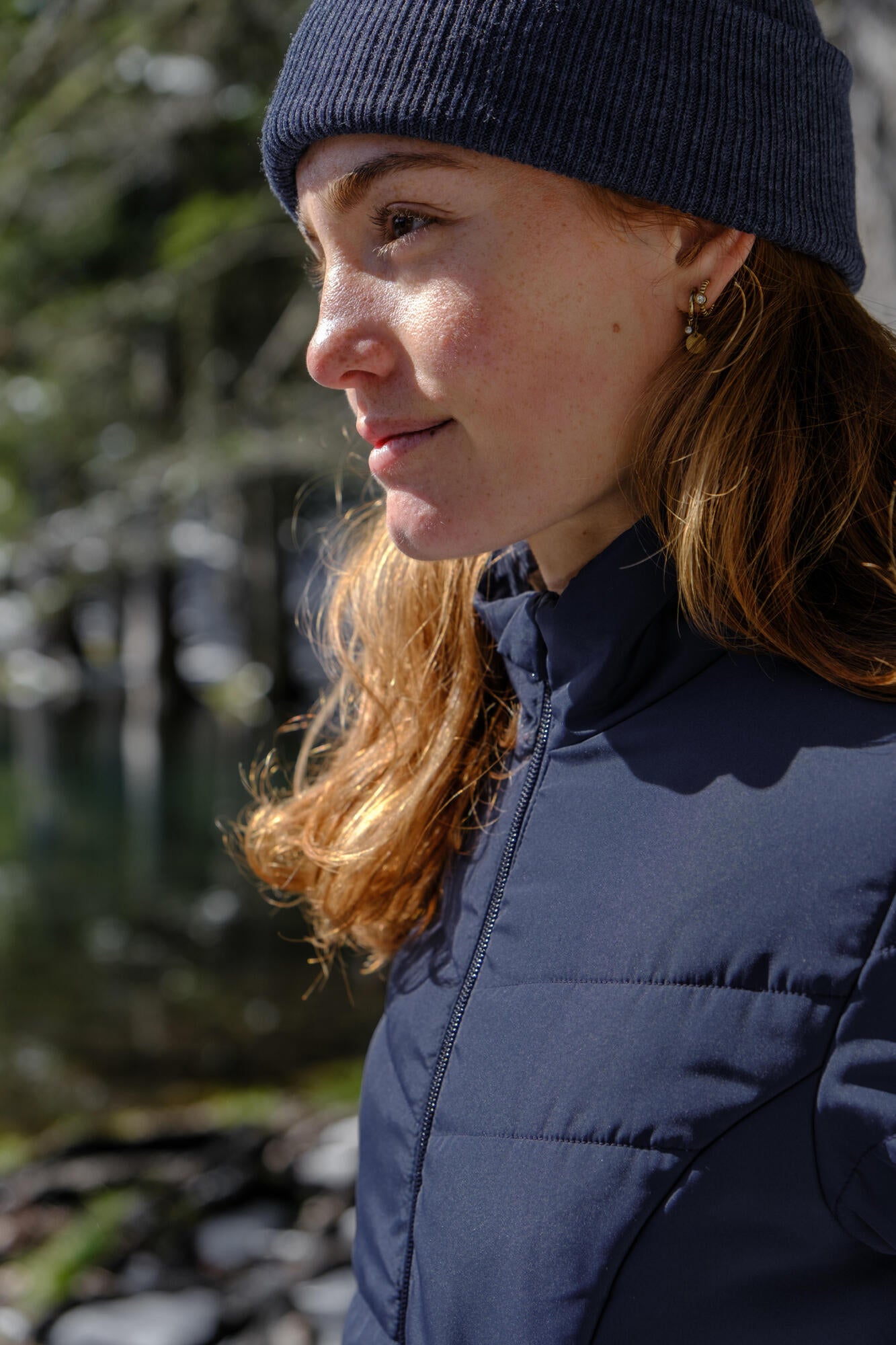 Forclaz Women's Lightweight Synthetic Insulated Padded Jacket for Hiking & Backpacking - Warm & Water-Resistant for 32°F - Perfect for Mountain Adventures & Outdoor Travel