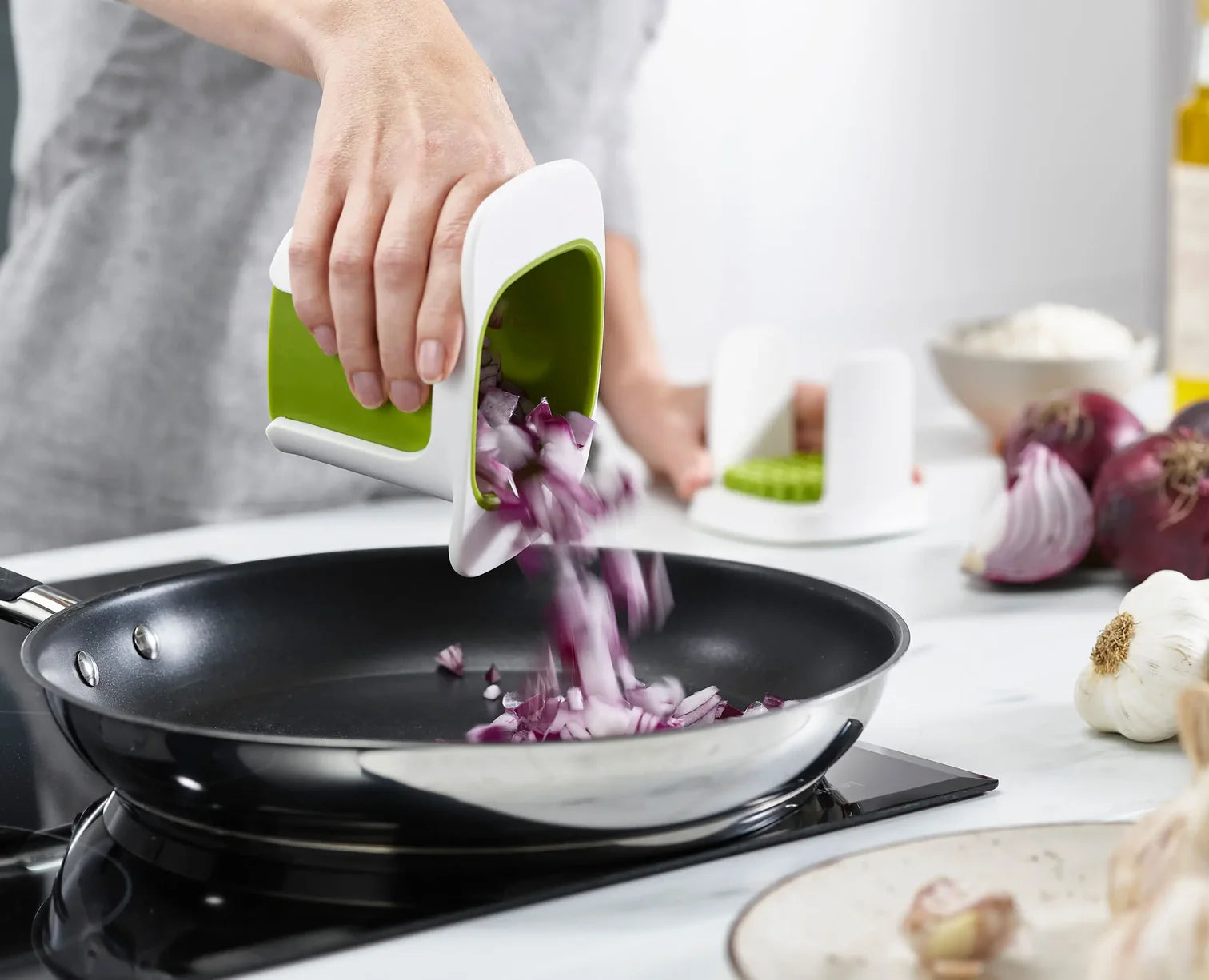 Premium White Vegetable Chopper - ChopCup™ Multi-Functional Kitchen Tool for Dicing, Slicing & Mincing - Perfect for Salads, Stir-Fries & Meal Prep