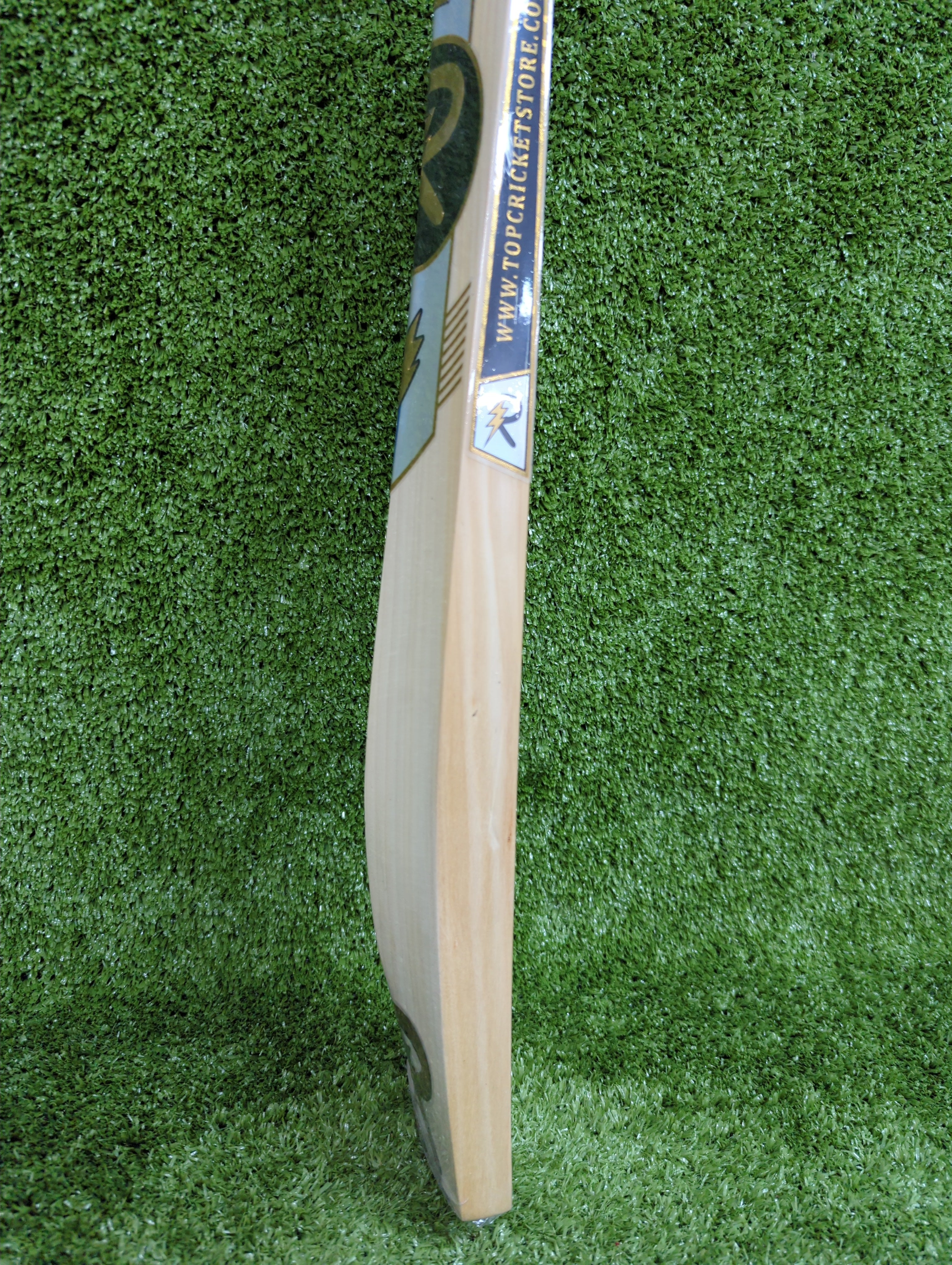 Premium English Willow Cricket Bat for Juniors & Youth - Lightweight & Durable for Training & Matches - Perfect for School, Club, and Competitive Play