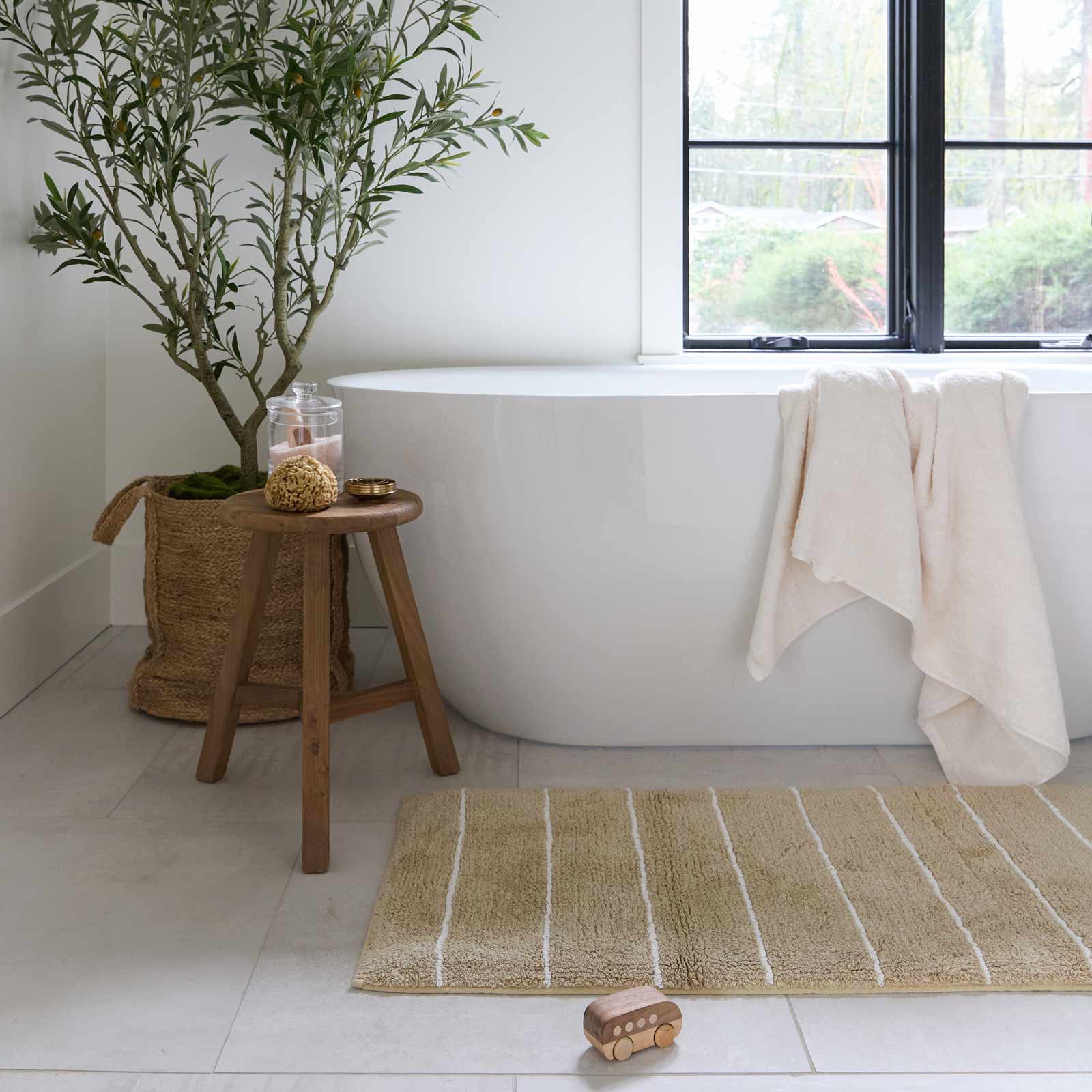 Premium Soft Absorbent Bath Mat - Non-Slip Memory Foam Bathroom Rug for Safety & Comfort - Perfect for Bathroom, Shower & Spa Use