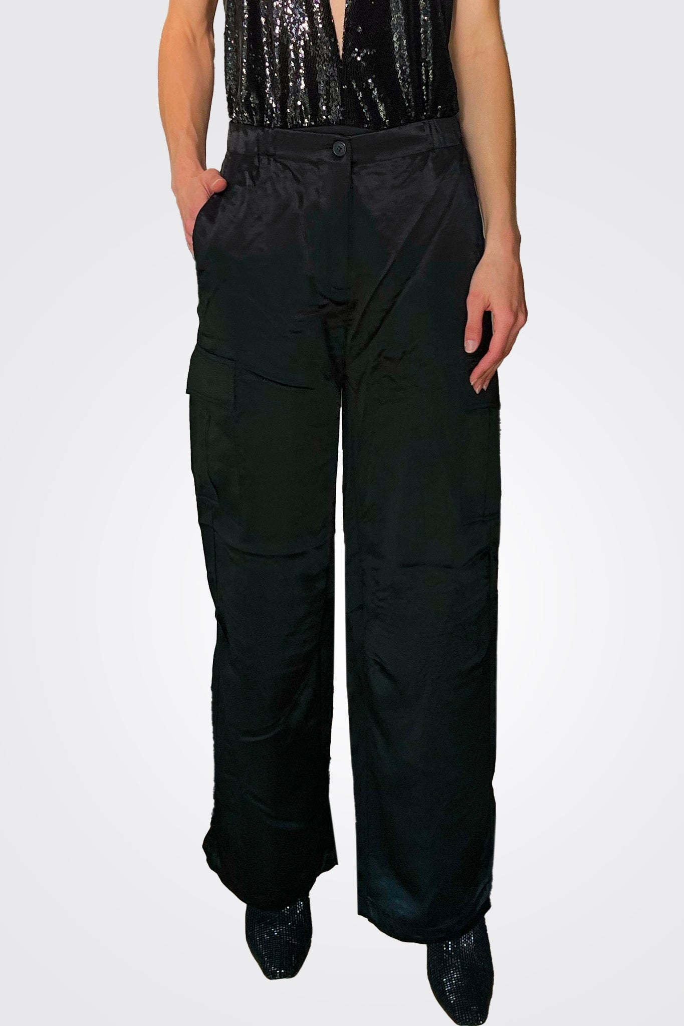 Stylish Black Baggy Pants for Men & Women - Comfortable Loose Fit Casual Trousers - Perfect for Streetwear, Hip Hop Fashion, and Everyday Wear