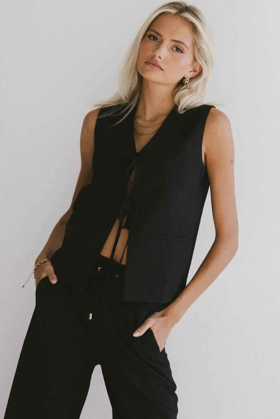 Eslyn Oversized Black Vest for Women - Cozy Winter Layering & Stylish Outfit Enhancer - Perfect for Office, Travel & Casual Wear - FINAL SALE