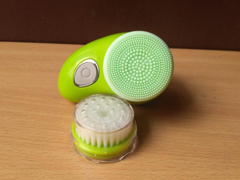Electric Facial Cleansing Brush - Rechargeable Waterproof Face Scrubber & Exfoliator for Deep Pore Cleaning | Perfect for Daily Skincare Routine & Travel