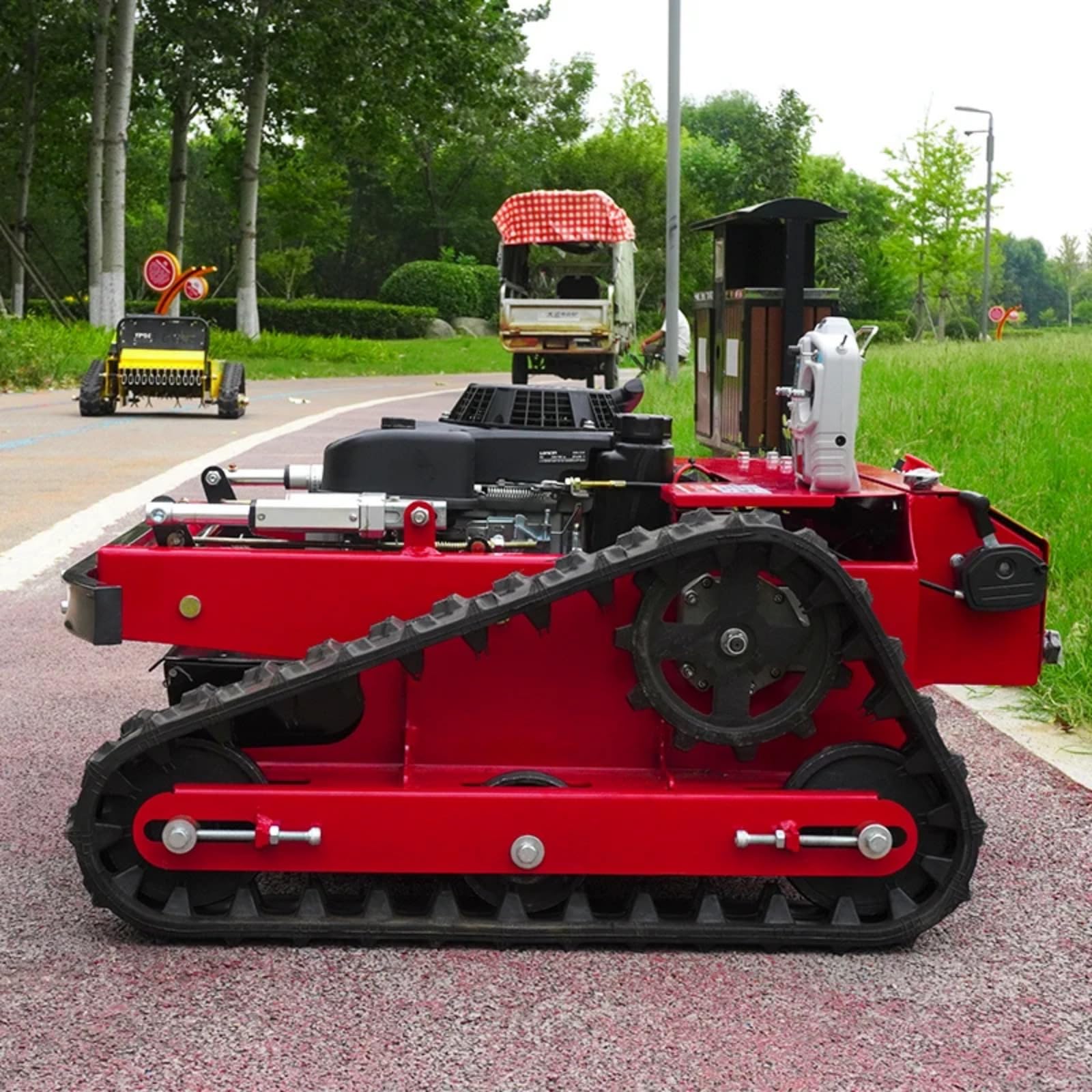 45° Climbing Remote Control Lawn Mower Robot - Adjustable & Multifunctional RC Mower for Garden, Yard, Highway Slopes - Perfect for Steep Terrain & Large Area Lawn Care
