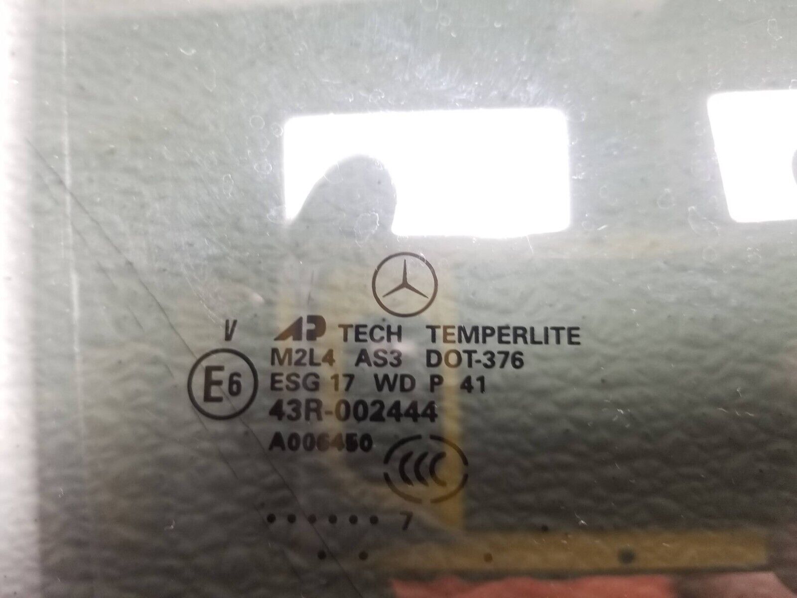 2006-2011 Mercedes ML500 Right Passenger Side Rear Door Window Glass Replacement - OEM Quality for Smooth Operation & Perfect Fit - Ideal for Car Repair & Restoration Projects