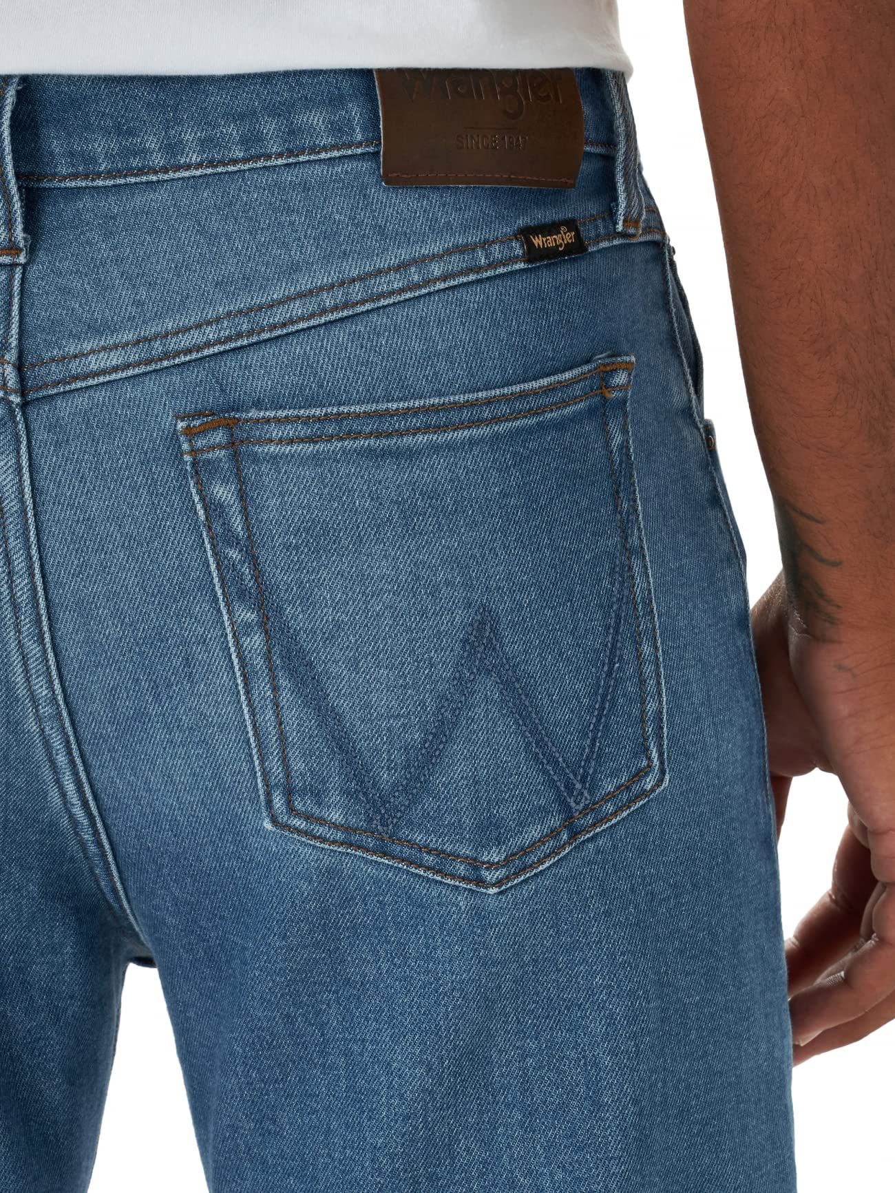 Wrangler Men's Free to Stretch Regular Fit Jeans - Comfortable Denim Pants for Casual Wear, Work & Outdoor Activities