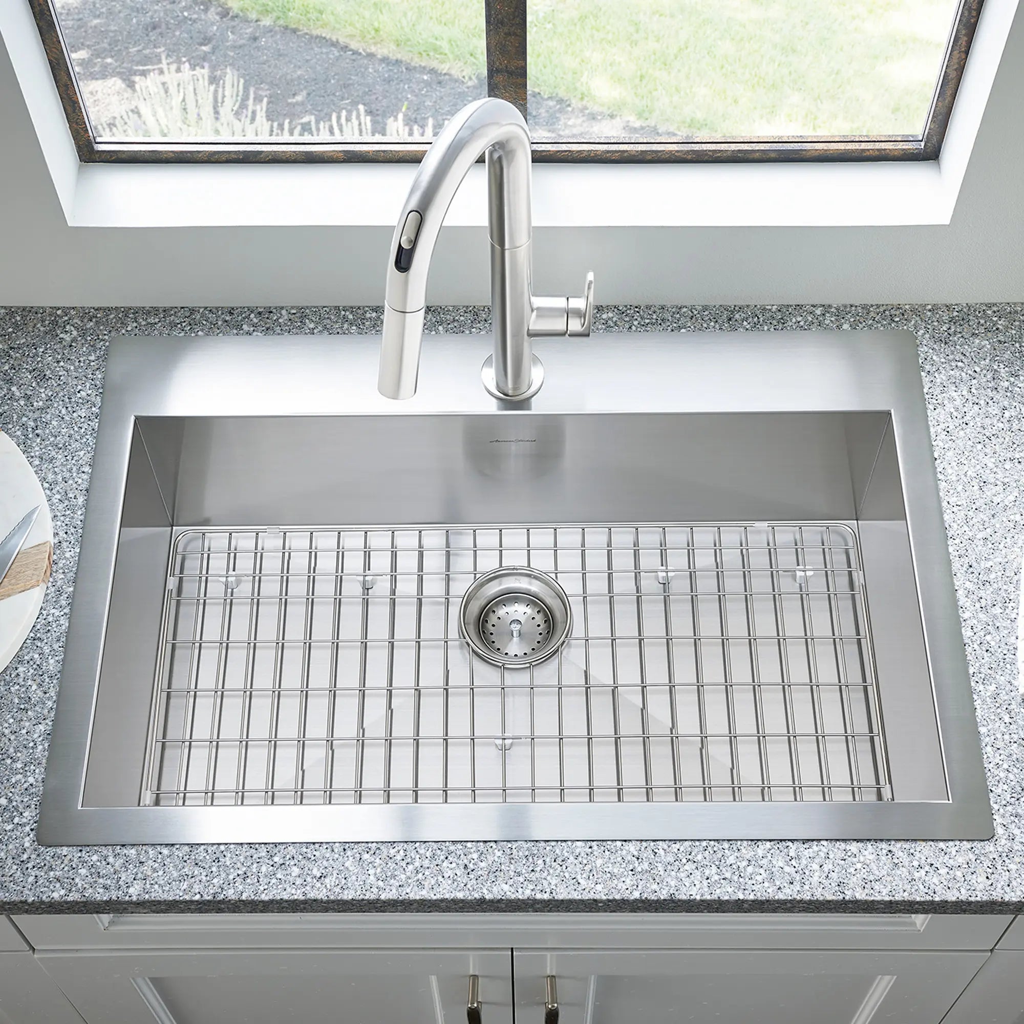 Edgewater® 25 x 22 Inch Stainless Steel Undermount Single Bowl Kitchen Sink with 1 Hole - Perfect for Modern Kitchens, Dishwashing & Food Prep