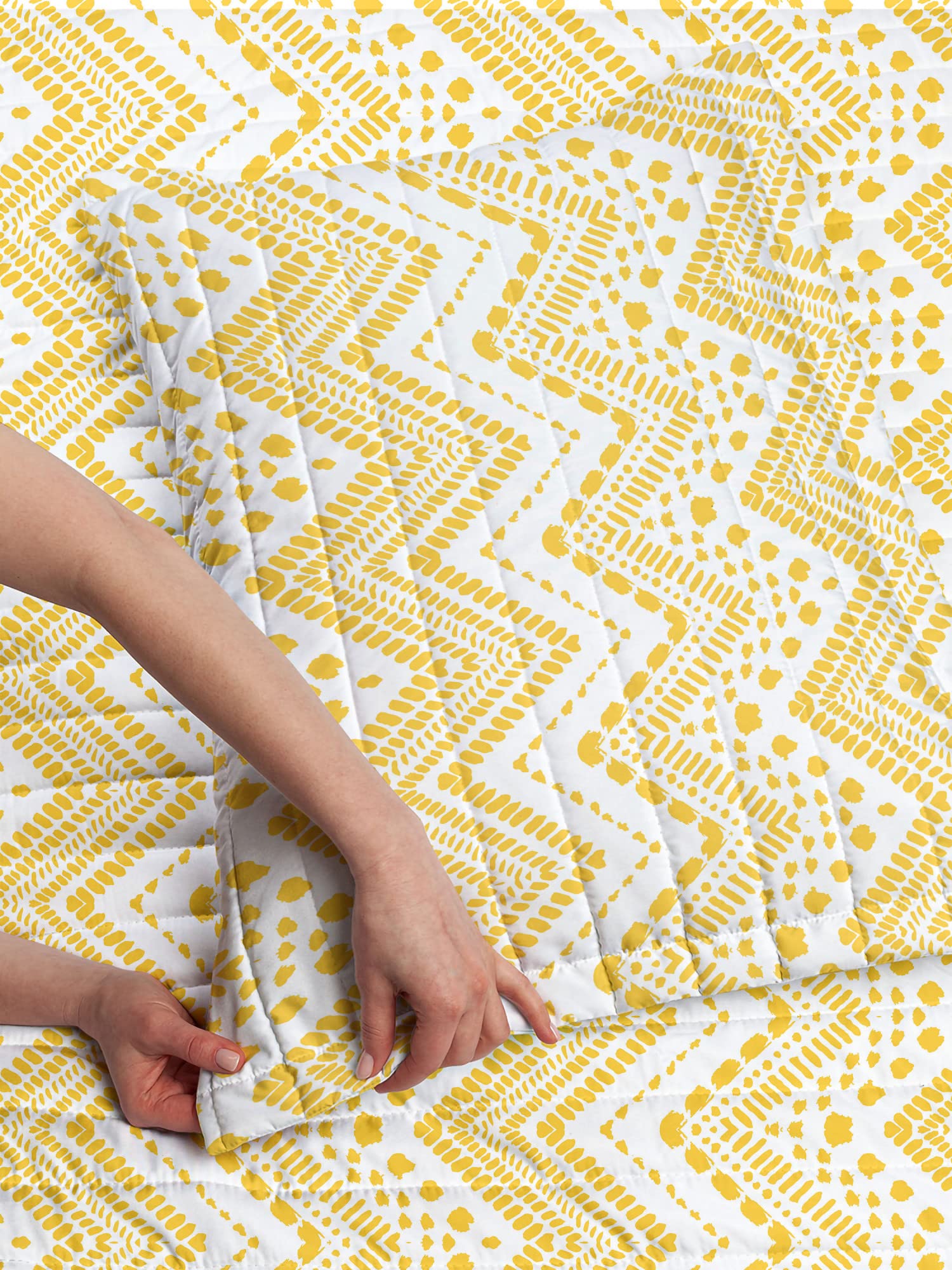 Ambesonne Yellow Chevron Microfiber Bedspread Set - Twin Size Mustard White | Hand Drawn Aztec Pattern with Dashed Lines | Soft Bedding Set Includes Comforter & Pillow Sham | Perfect for Bohemian Bedroom Decor & Guest Room Styling