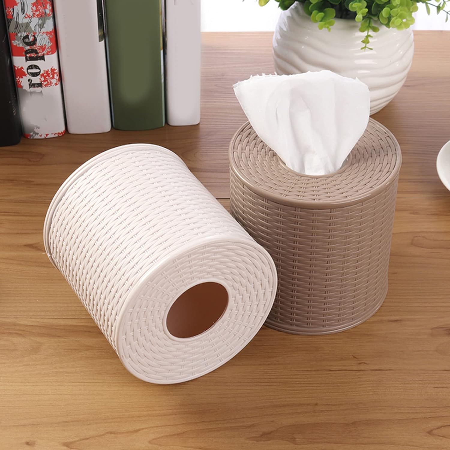 Rattan Tissue Box Cover - Wicker Toilet Paper Holder with Lid for Bathroom Storage - Decorative Round Basket for Single Roll & Tissues - Beige Home Decor for Bathroom, Living Room & Bedroom