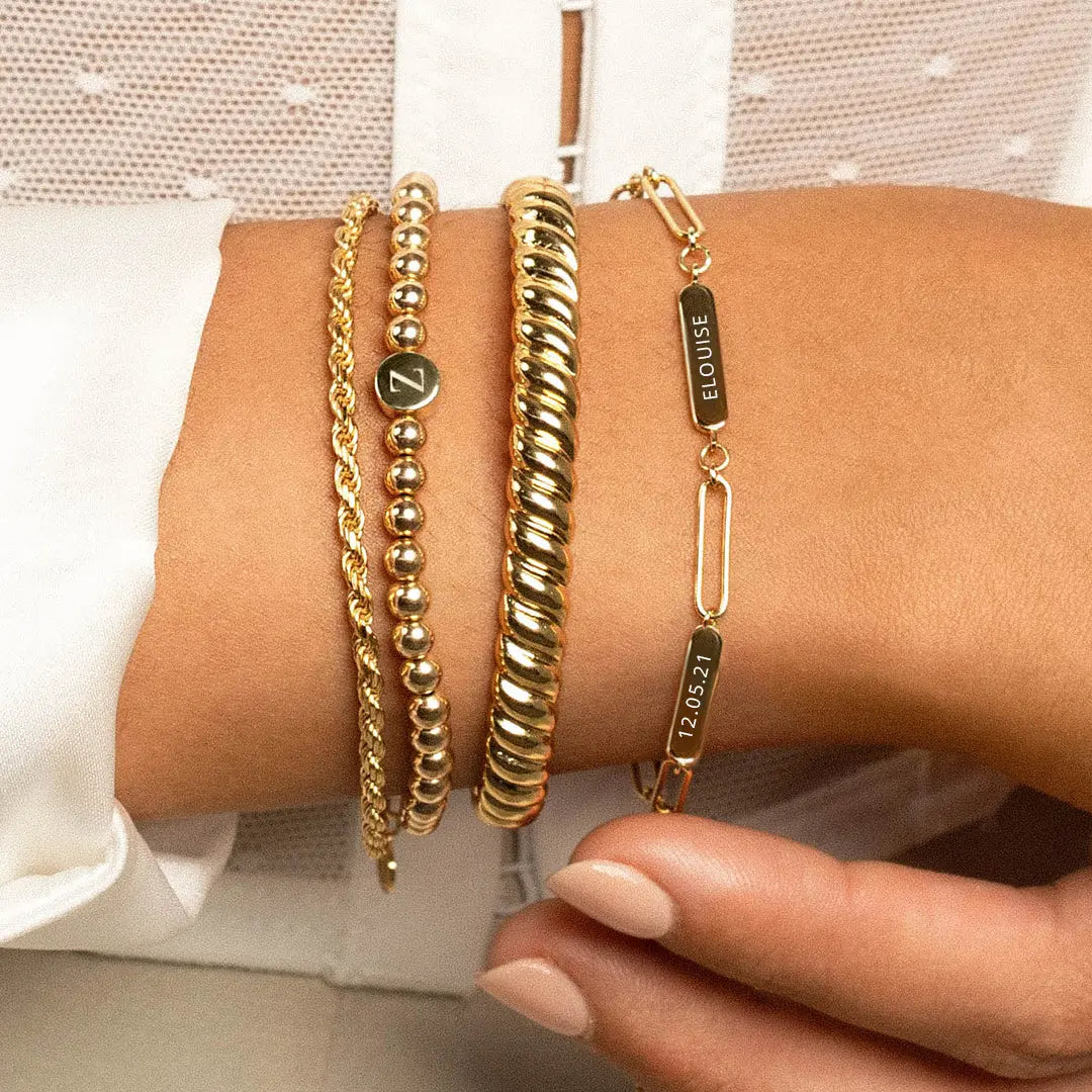 Stylish Etch Chain Bracelet with 3 Panels - Trendy Layered Jewelry for Women - Perfect for Casual Wear, Parties & Gifting