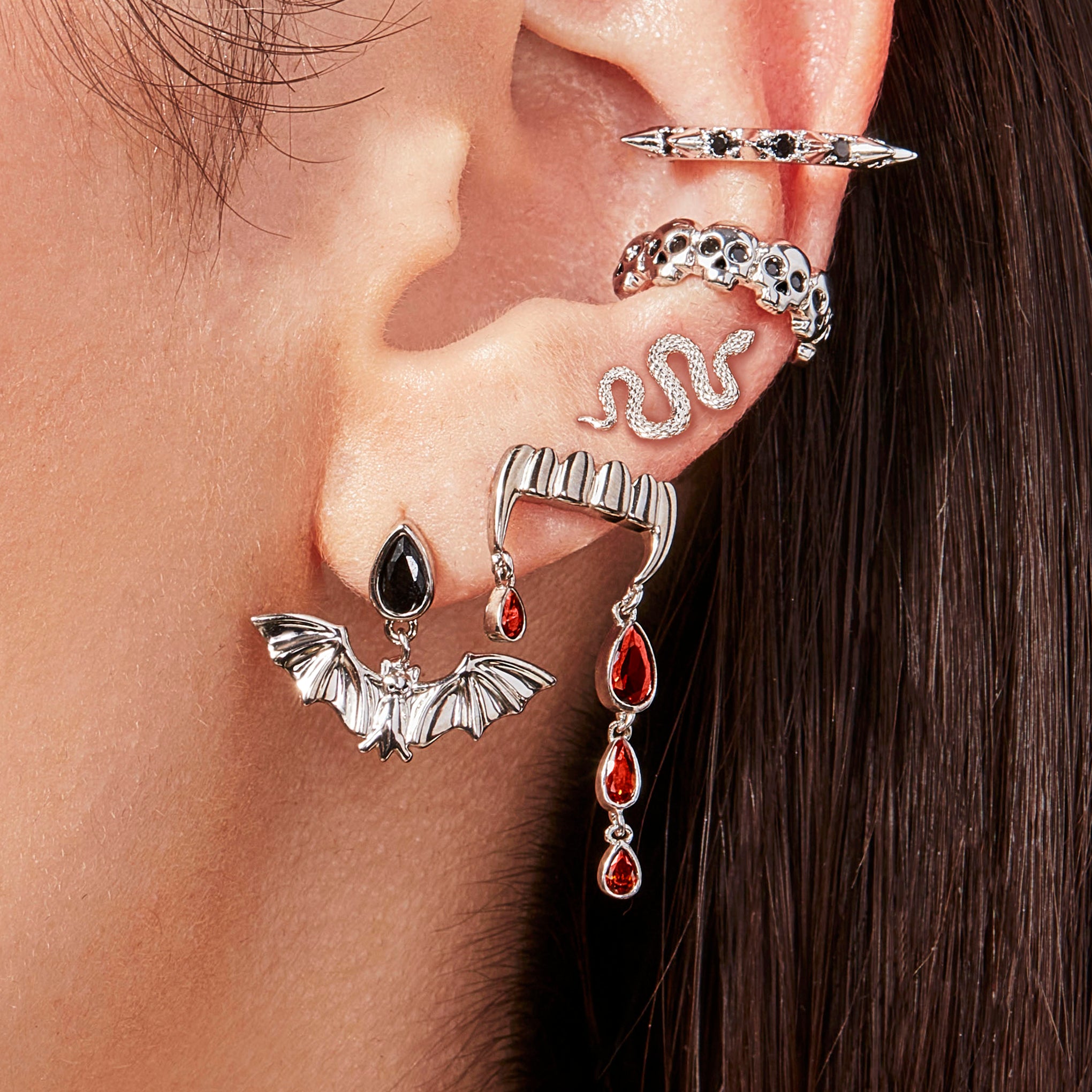 Stylish Bat Earrings for Women - Gothic Halloween Jewelry - Perfect for Costume Parties, Night Out & Vampire-Themed Events