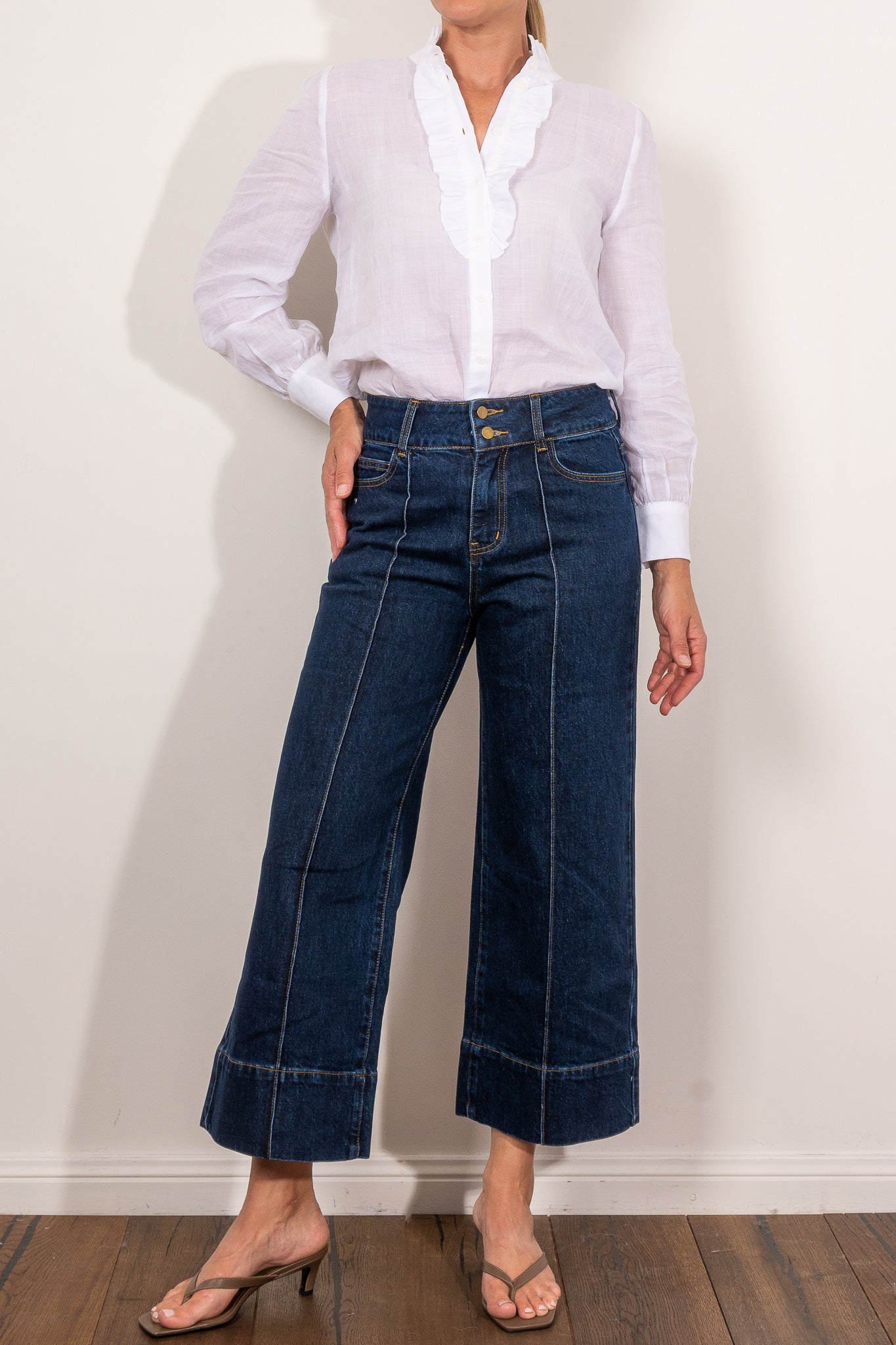 Zoe Kratzmann Women's High-Waisted Distressed Denim Jeans - Perfect for Casual Outfits, Streetwear & Everyday Wear