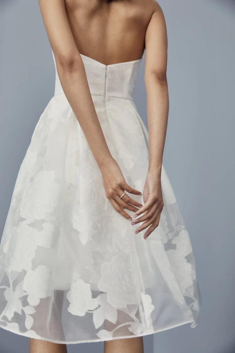 Amsale LW166 Wedding Dress Size 6 - Elegant Bridal Gown for Church Ceremony & Reception