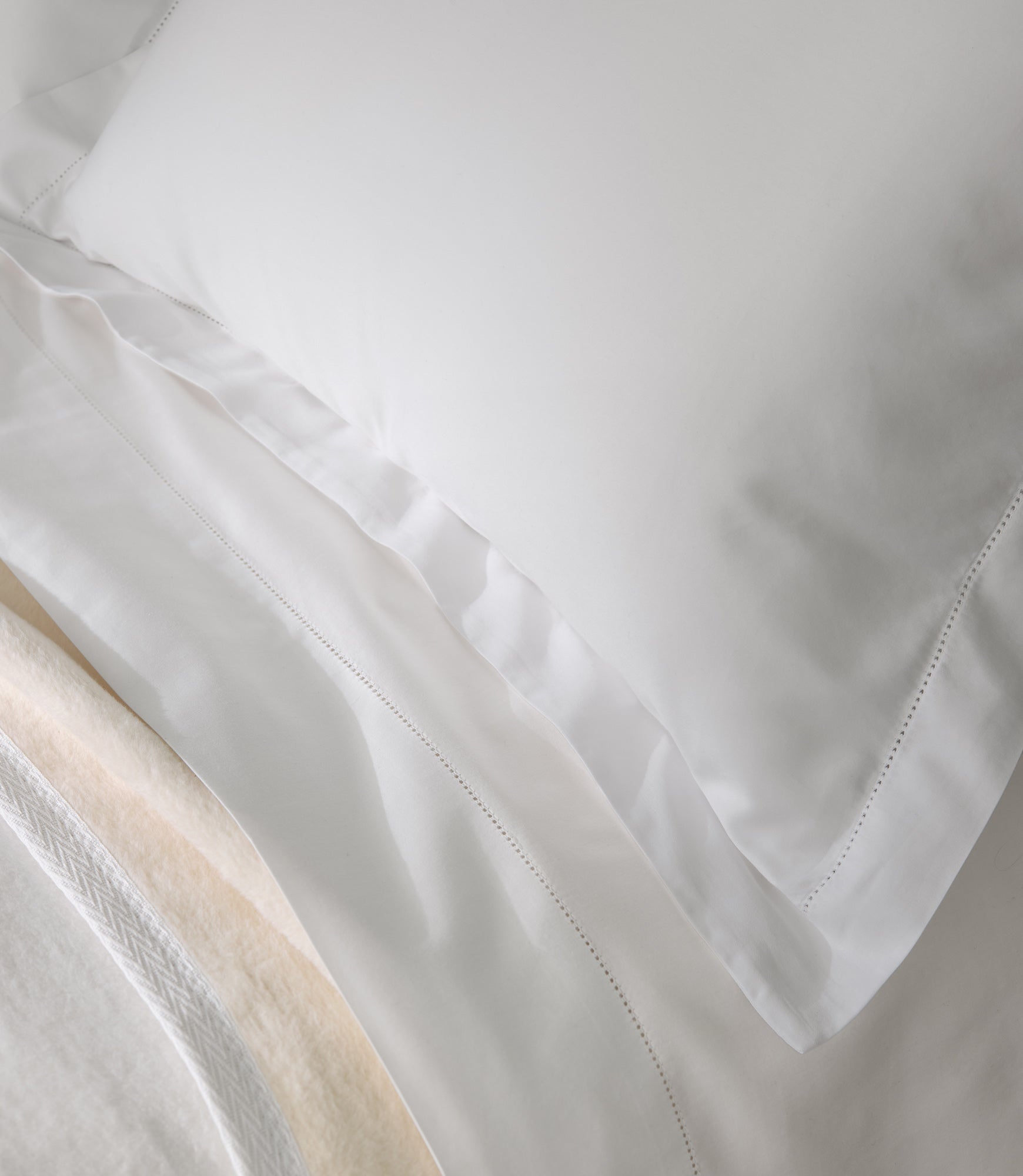 Clara Sateen Duvet Cover Set - Soft & Luxurious 100% Cotton Bedding - Queen Size (Includes Duvet Cover & Pillowcases) - Perfect for Master Bedroom, Guest Room & Hotel Stays