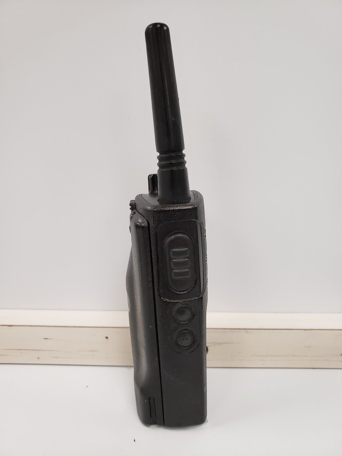 Motorola RMU2043 Two-Way Radio - Long Range Walkie Talkie for Business & Outdoor Adventures - Perfect for Construction, Security & Hiking