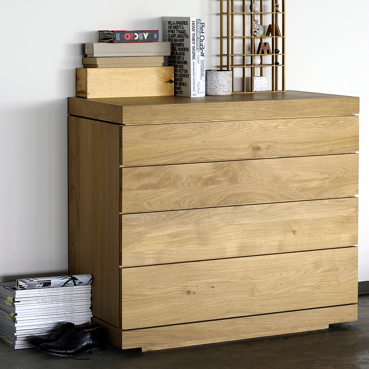 4-Drawer Dresser for Bedroom - Modern Wooden Chest of Drawers for Clothes Storage, Perfect for Home, Apartment, and Dorm Organization