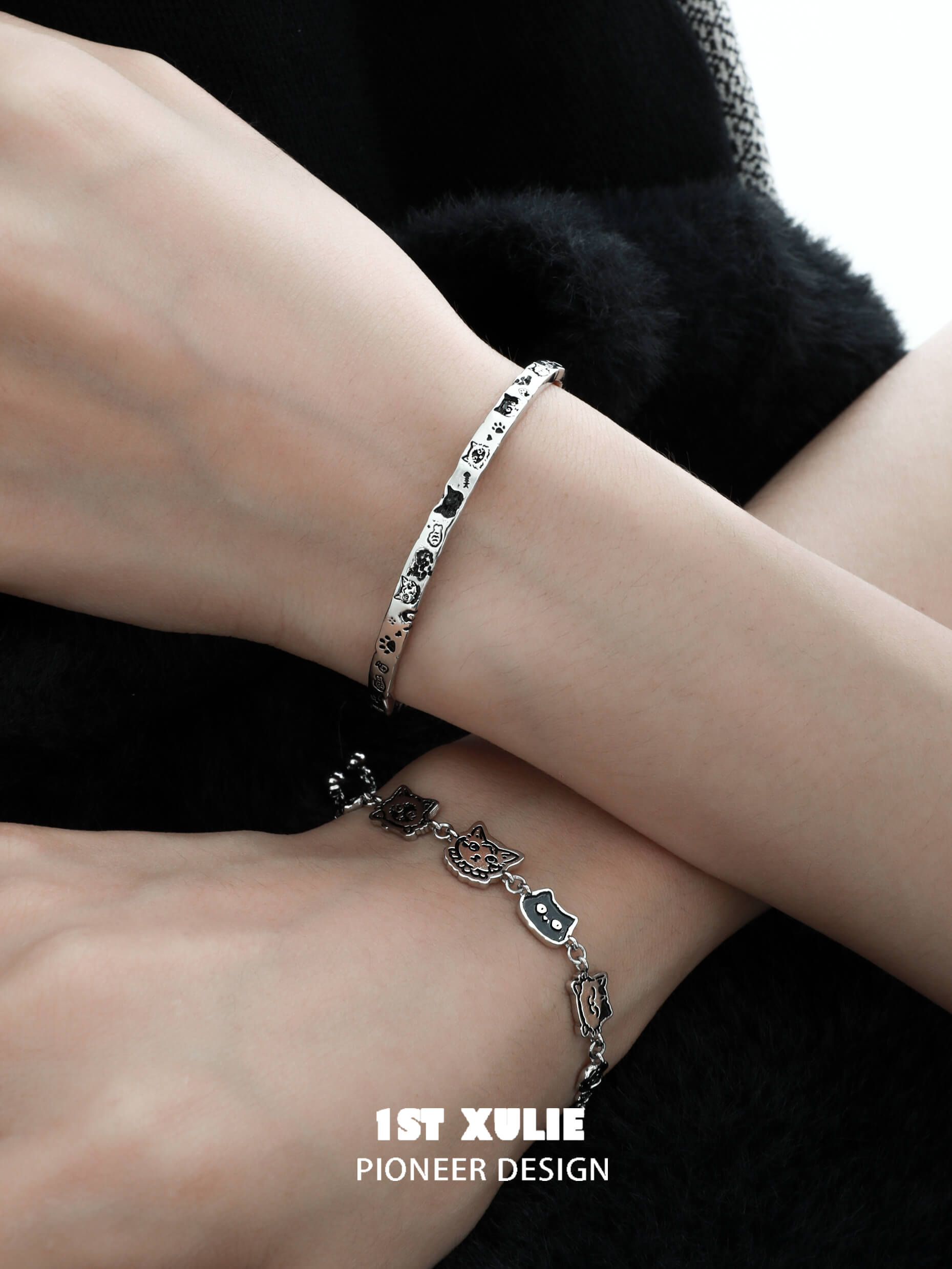 Graffiti Kitten 18K Gold Plated Bracelet for Women - Trendy Cat Charm Jewelry Gift for Her - Perfect for Casual Wear, Parties & Special Occasions