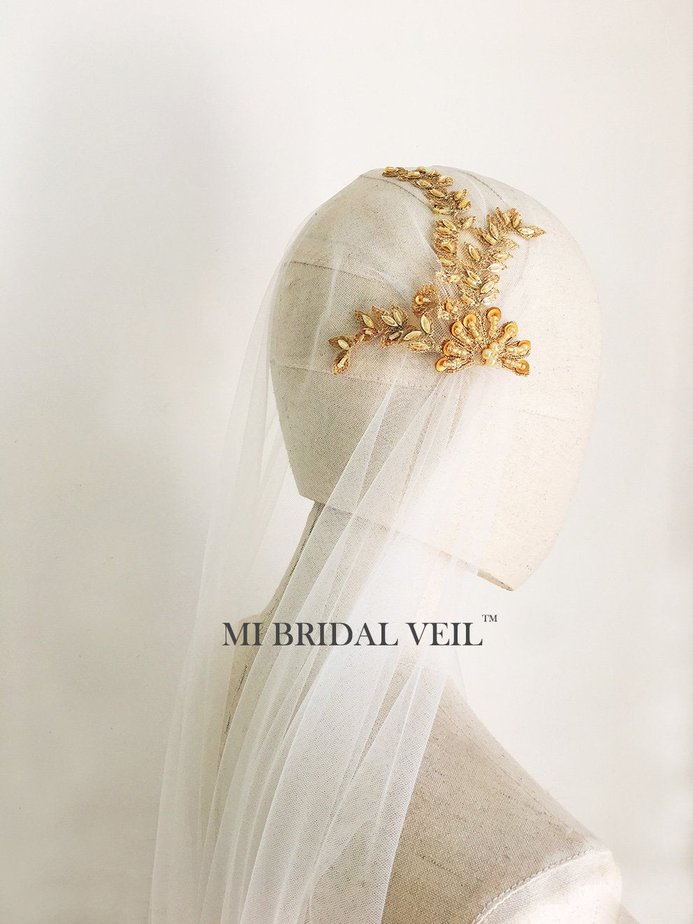 Elegant Beaded Vintage Lace Juliet Cap Wedding Veil - Classic Bridal Headpiece for Vintage Weddings, Church Ceremonies & Romantic Photos