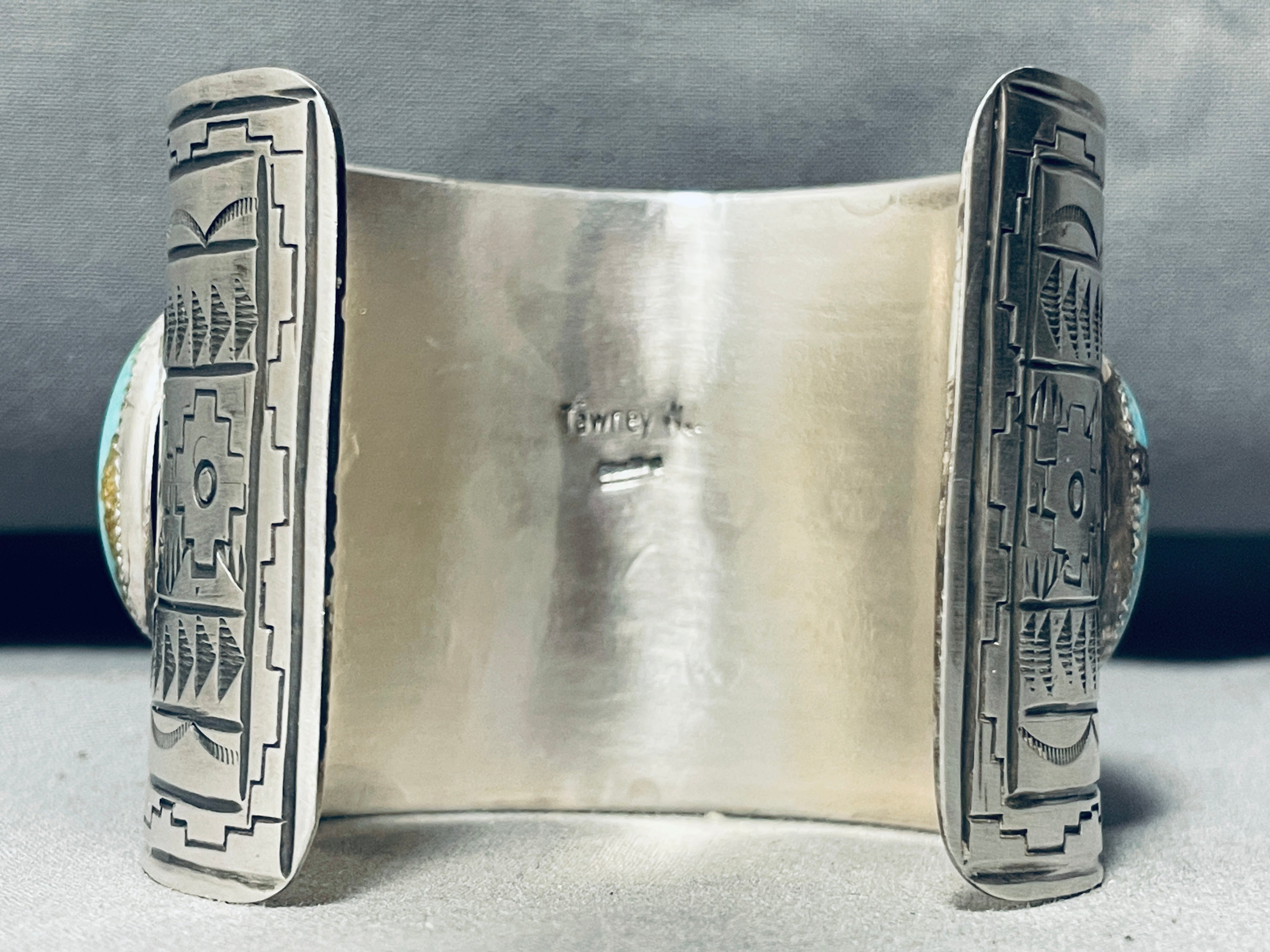 168g Native American Navajo Turquoise Sterling Silver Horse Portrait Bracelet - Handmade Southwest Jewelry for Women, Boho Chic Accessories for Casual & Festival Wear